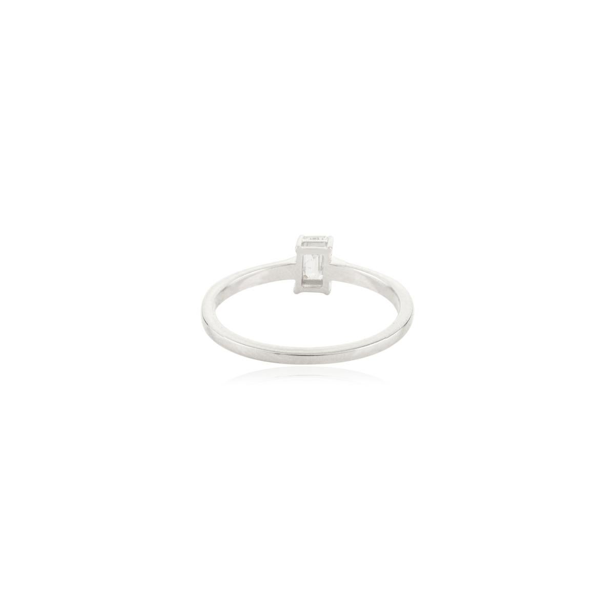En vente :  Bague de fiançailles grappe de diamants baguettes en or blanc massif 18 carats 7