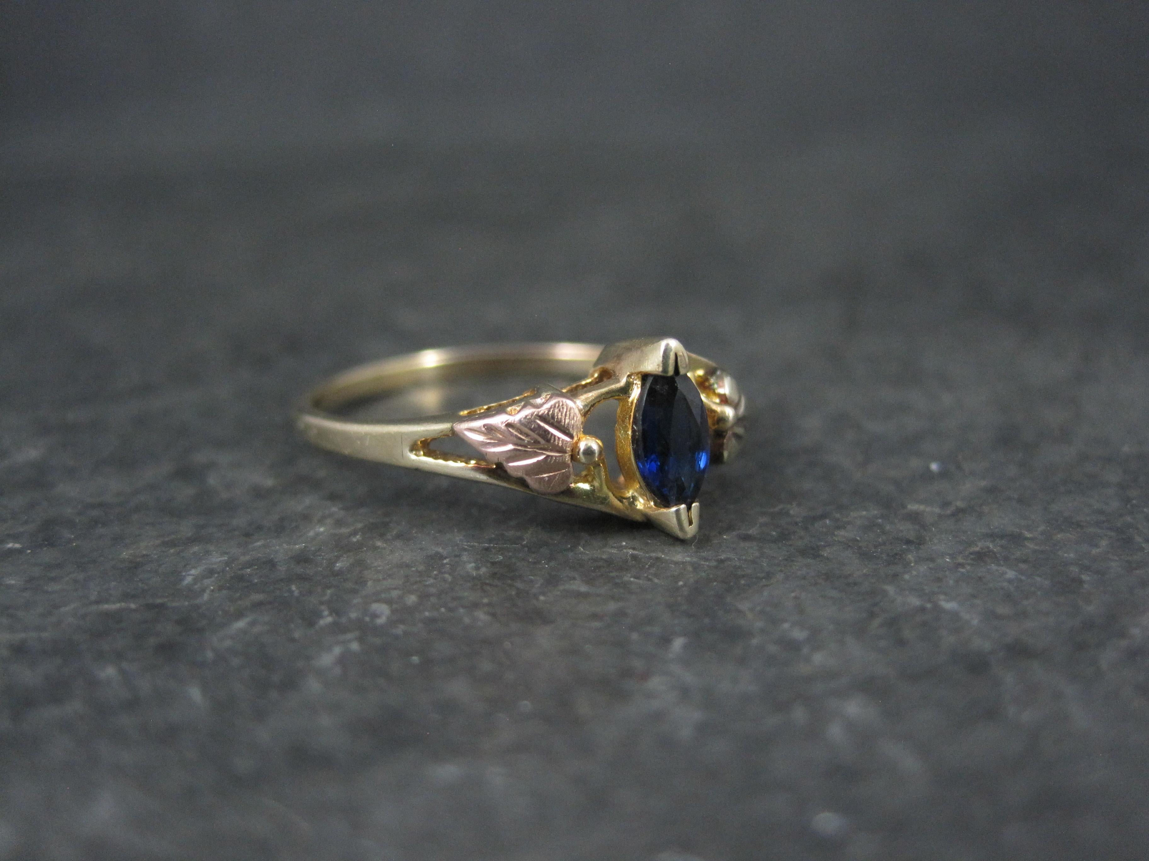 Dainty Black Hills Gold Marquise Cut Saphir Ring Größe 8 (Marquiseschliff)