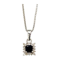 Delicado Collar con Colgante de Zafiro Azul y Halo de Diamantes en Plata de Ley Regalo para Mamá