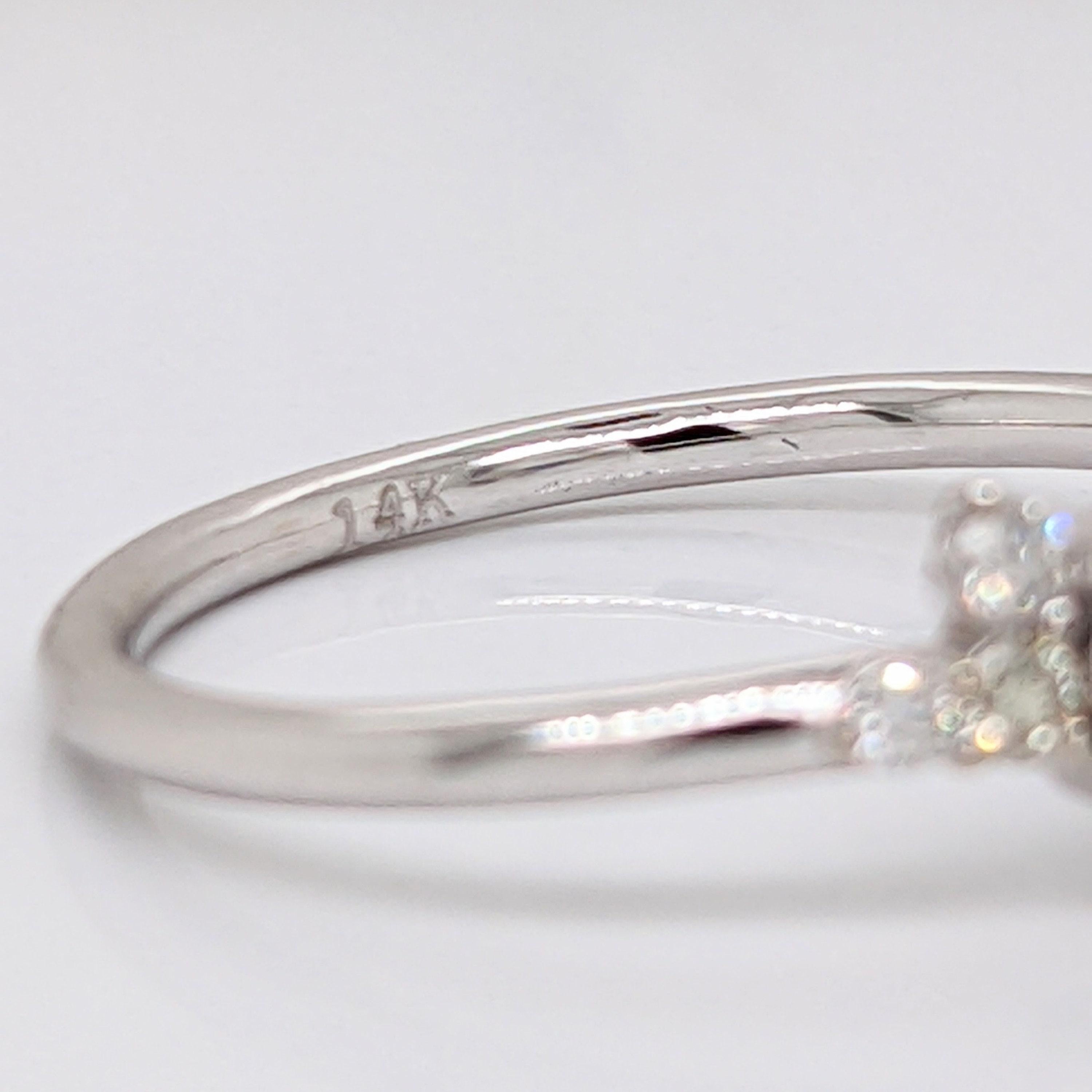 Bague en or massif 14 carats avec saphir de Ceylan et diamants extraits de la terre  RD 4mm en vente 4