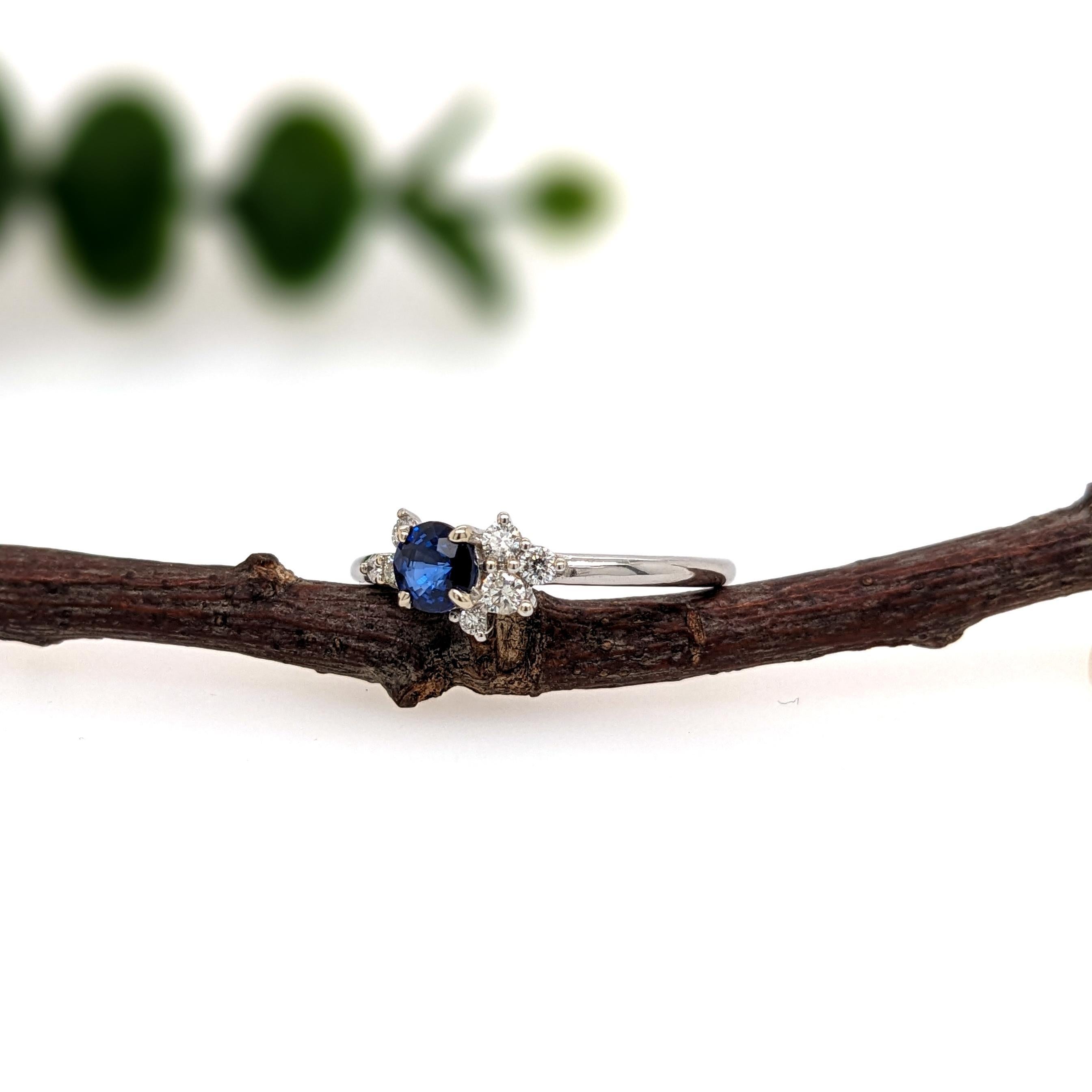 Contemporain Bague en or massif 14 carats avec saphir de Ceylan et diamants extraits de la terre  RD 4mm en vente