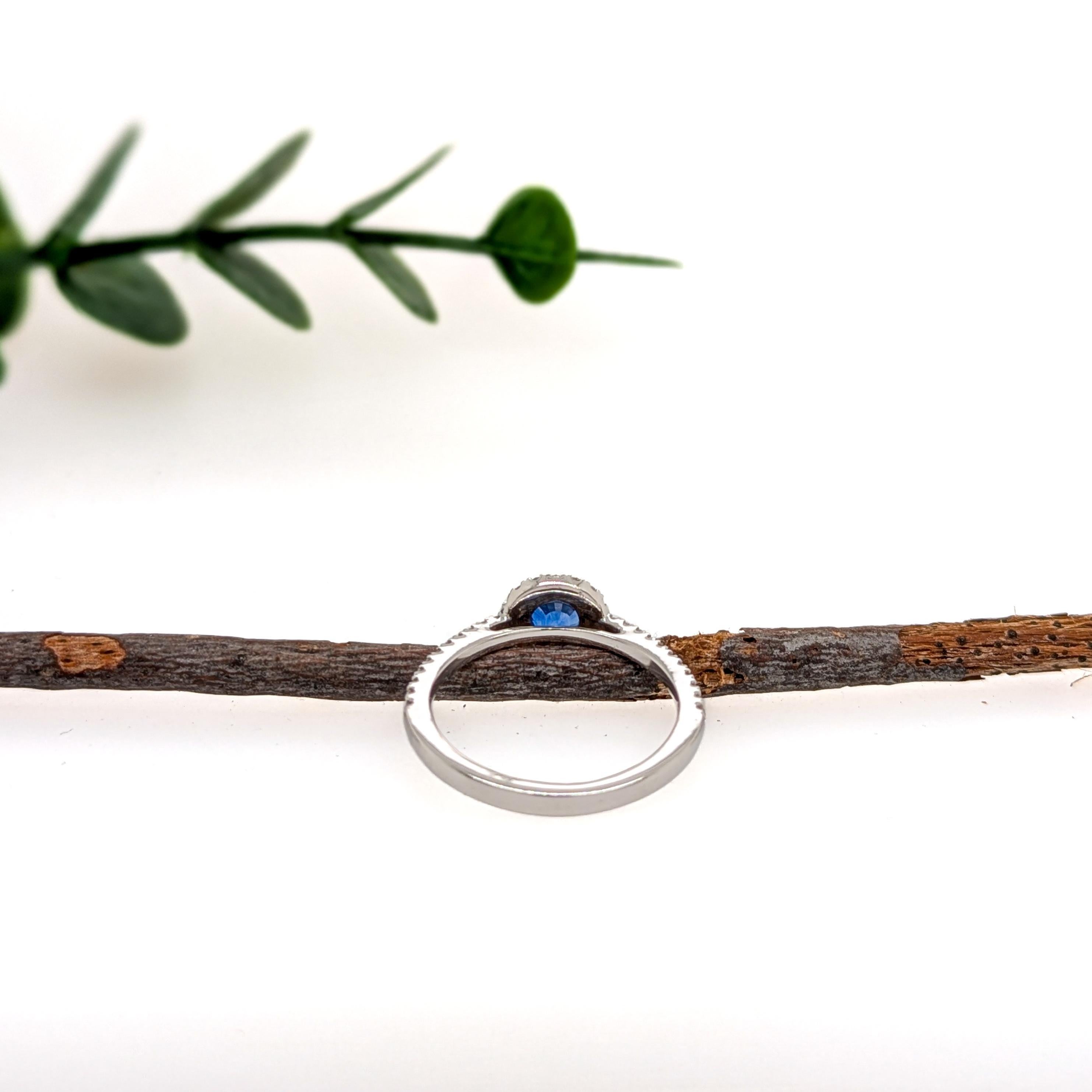 Women's Dainty Ceylon Sapphire Ring w Natural Diamond Accents in 14K Gold  RD 4.5mm For Sale