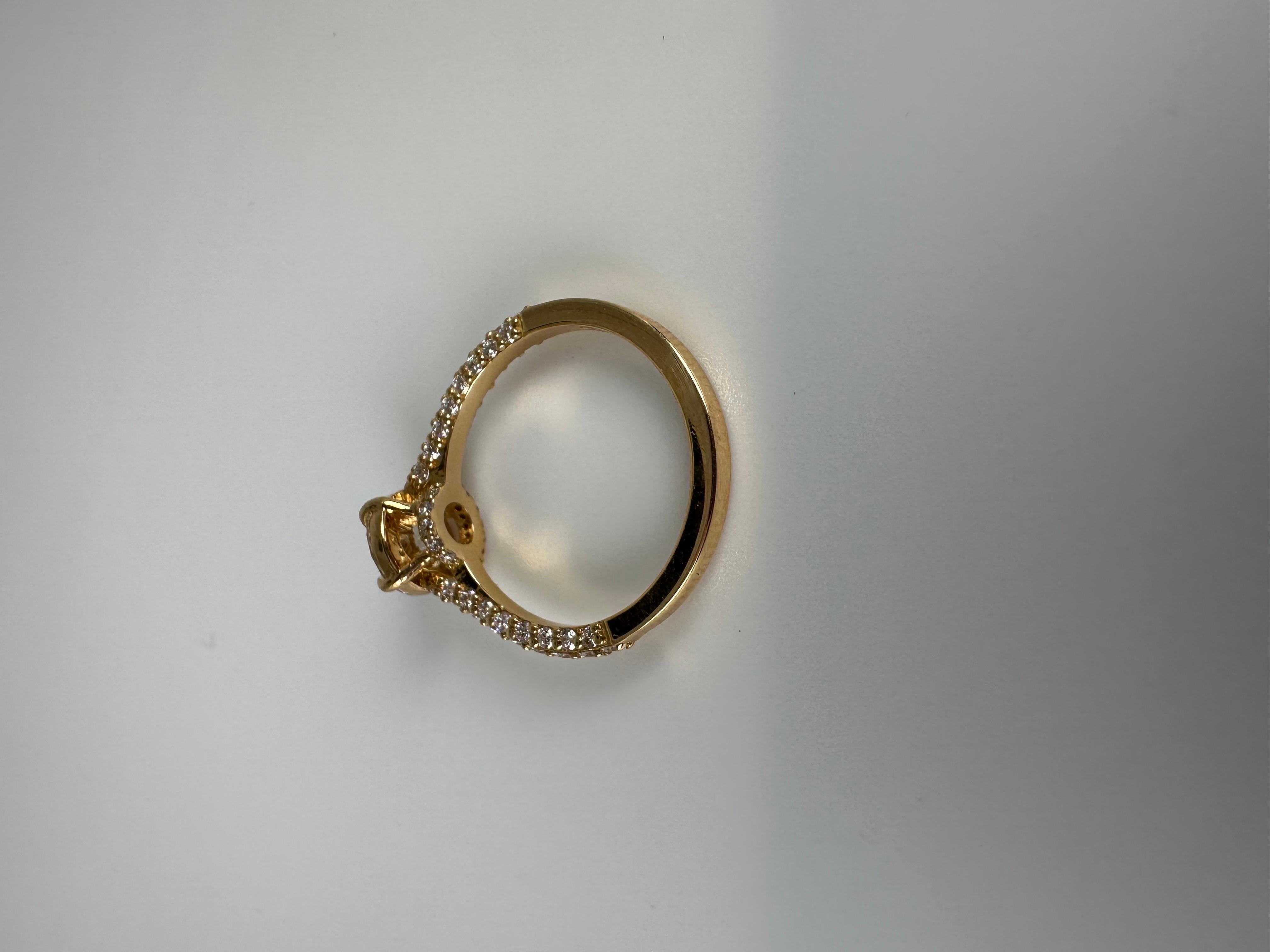 Délicieuse bague de fiançailles en or jaune 14 carats avec diamants en vente 1
