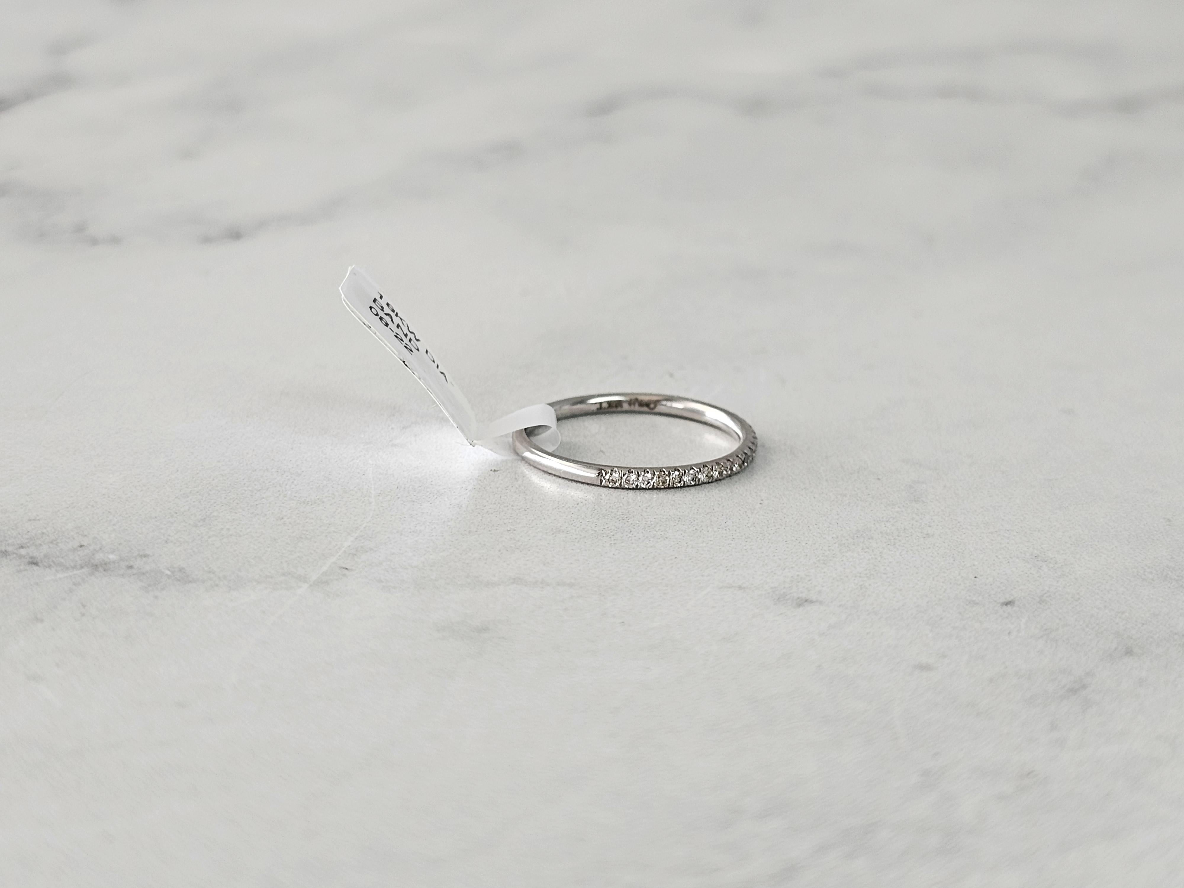 da uomo o donna Anello da mignolo con diamante sottile in oro bianco 18 carati in vendita