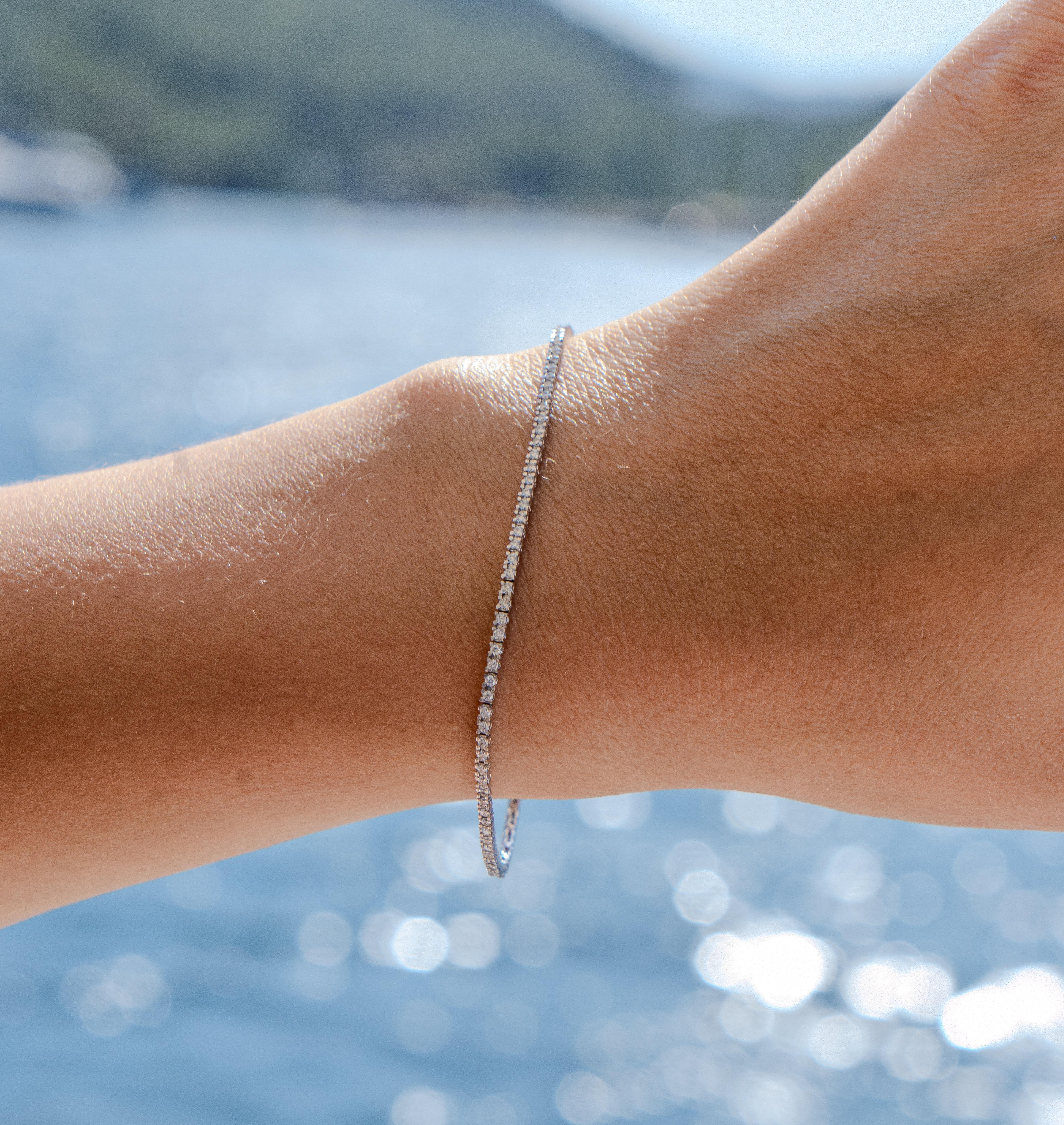 Women's Dainty Diamond Tennis 0.80ct Solid Gold Bracelet For Sale