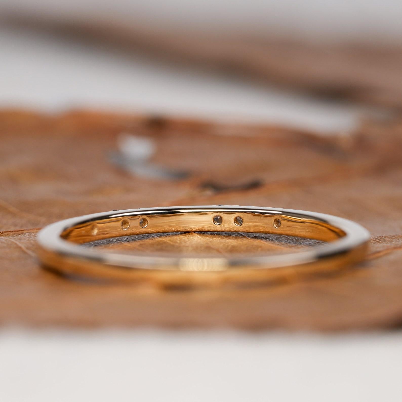 Delicado anillo de boda de diamantes de oro de 14k Anillo de diamantes naturales Anillo minimalista de regalo.

Peso del diamante: 0,05 TC
Número de diamantes: 6

A P R O X T A M I E N T O

Todos los artículos se fabrican por encargo. Nuestro tiempo