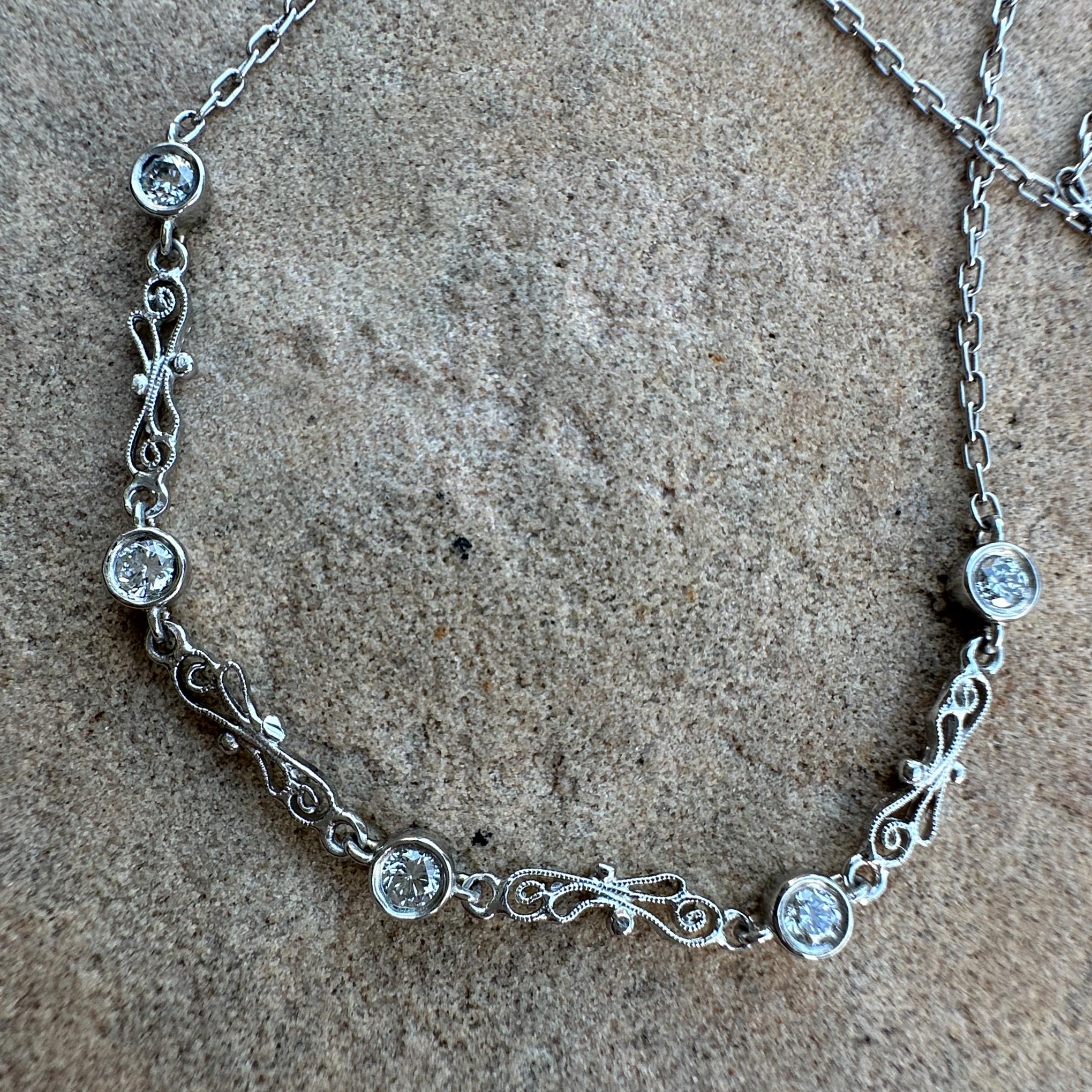 Collier ras du cou « Dainty Doo-Dad II » à maillons fantaisie en diamants et platine Pour femmes en vente