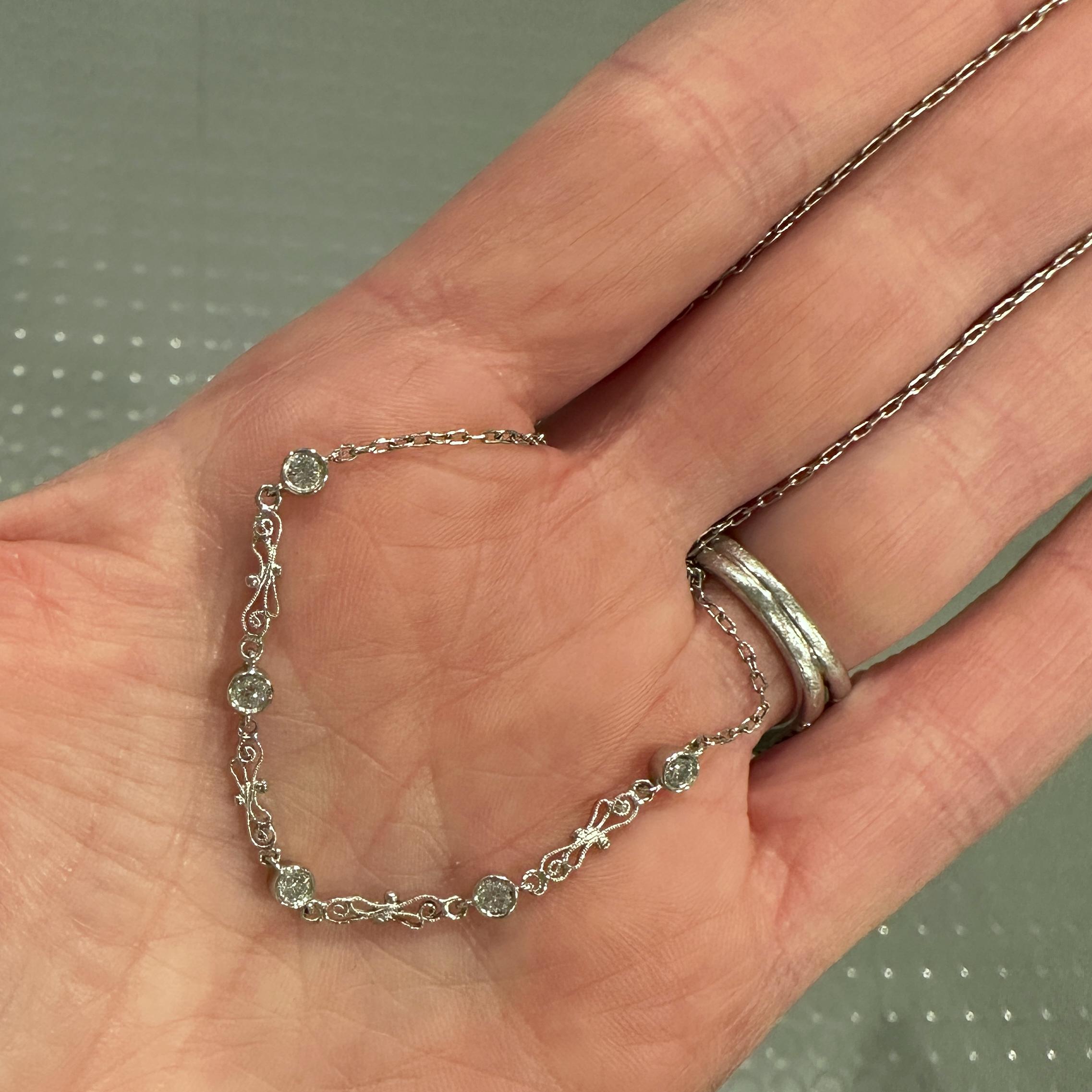 Collier ras du cou « Dainty Doo-Dad II » à maillons fantaisie en diamants et platine en vente 2