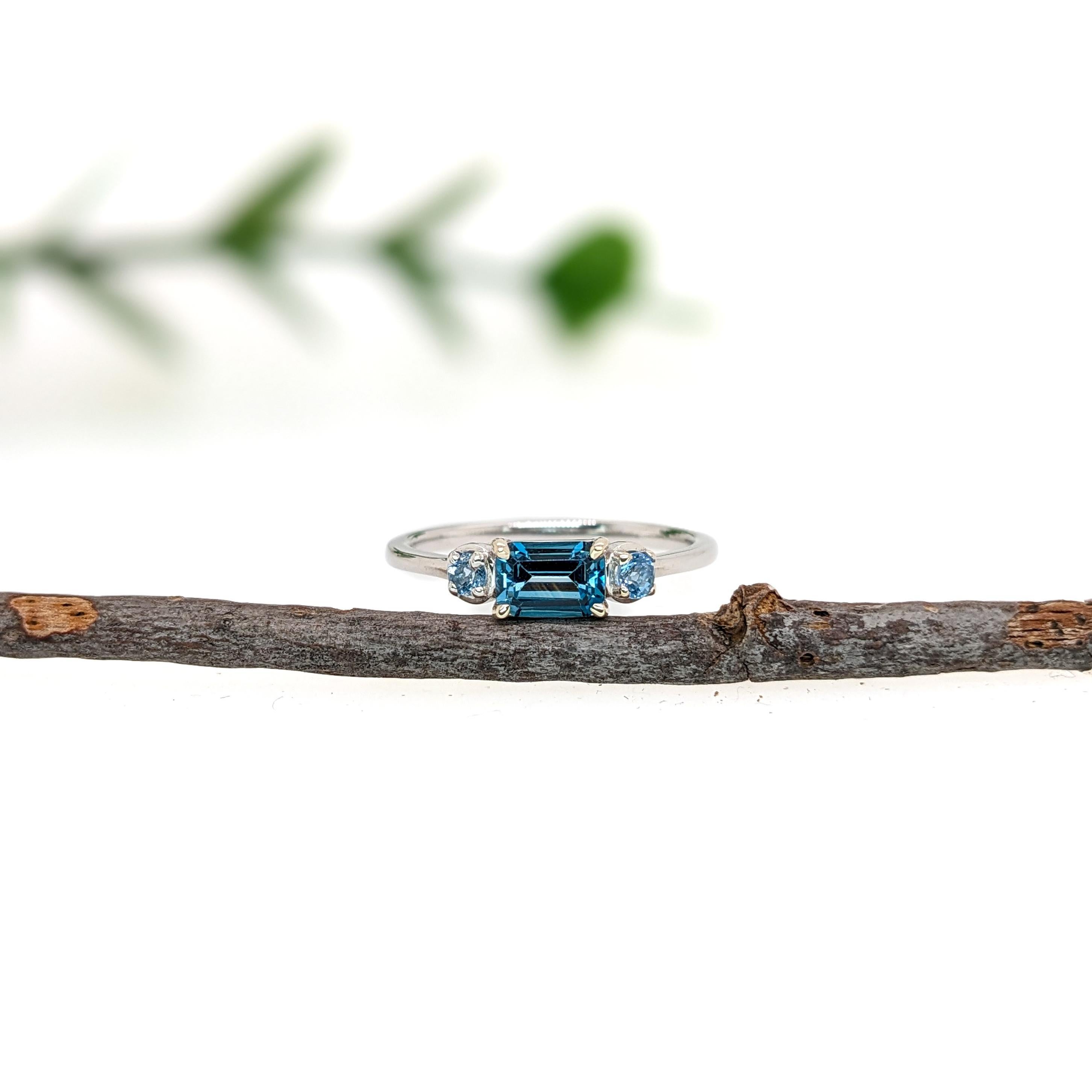 Delicado anillo de topacio azul East West London con detalles de diamantes azules en oro blanco de 14 quilates Art Decó
