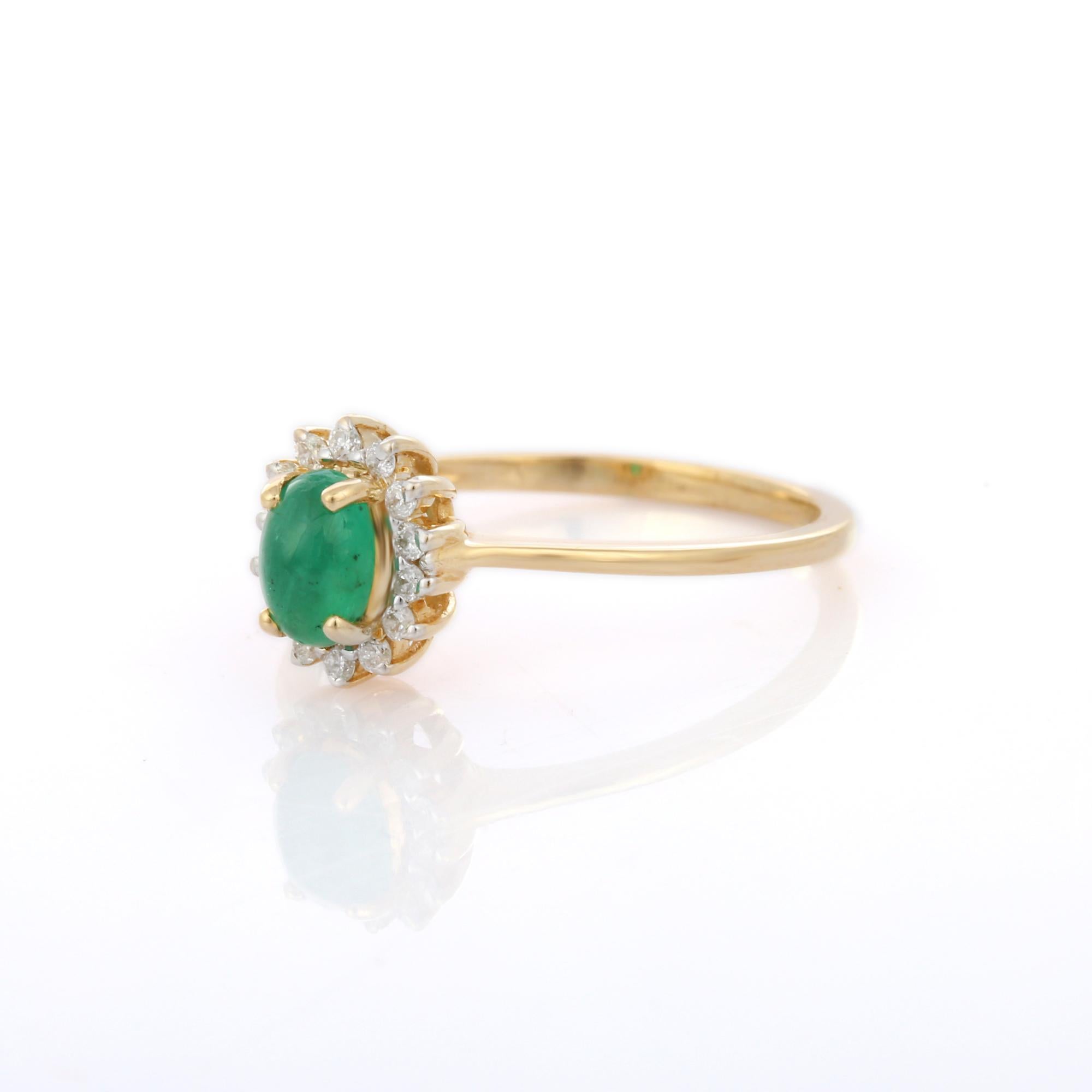 Im Angebot: 14K Gelbgold Ring mit Smaragd im Ovalschliff und Diamanten, Smaragd-Halo-Ring () 4
