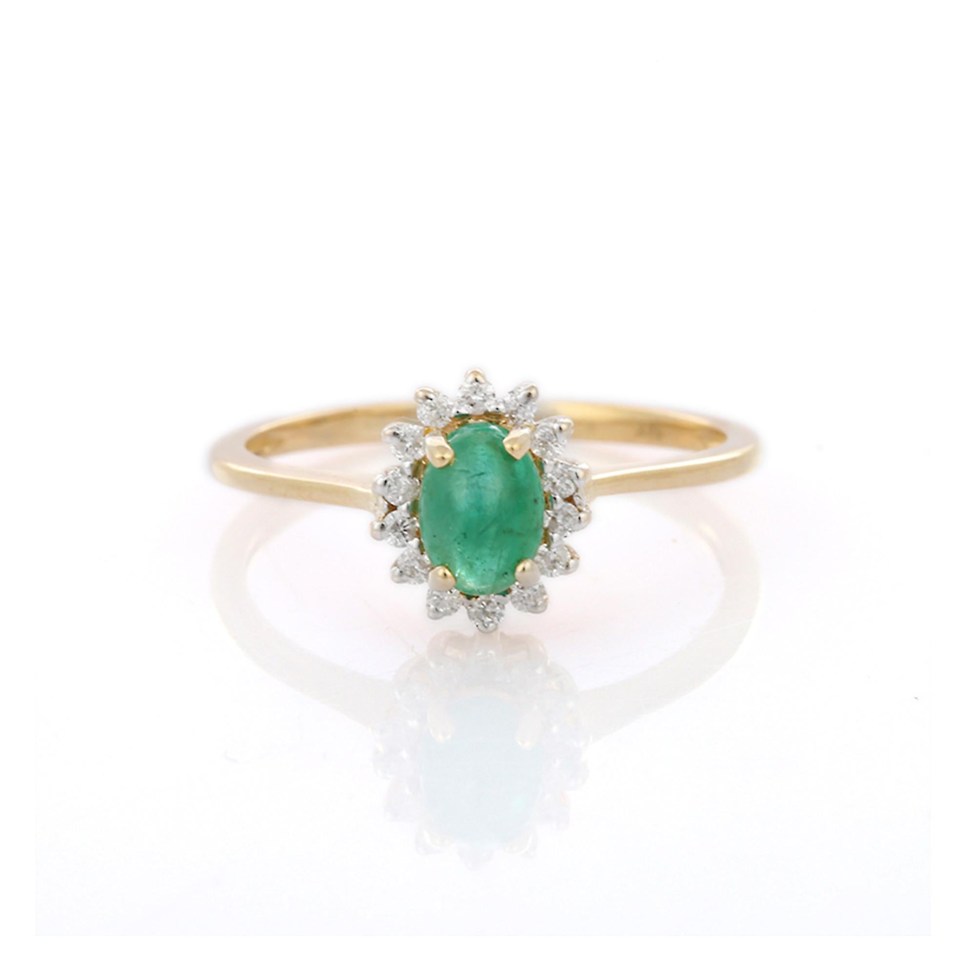 Im Angebot: 14K Gelbgold Ring mit Smaragd im Ovalschliff und Diamanten, Smaragd-Halo-Ring () 5