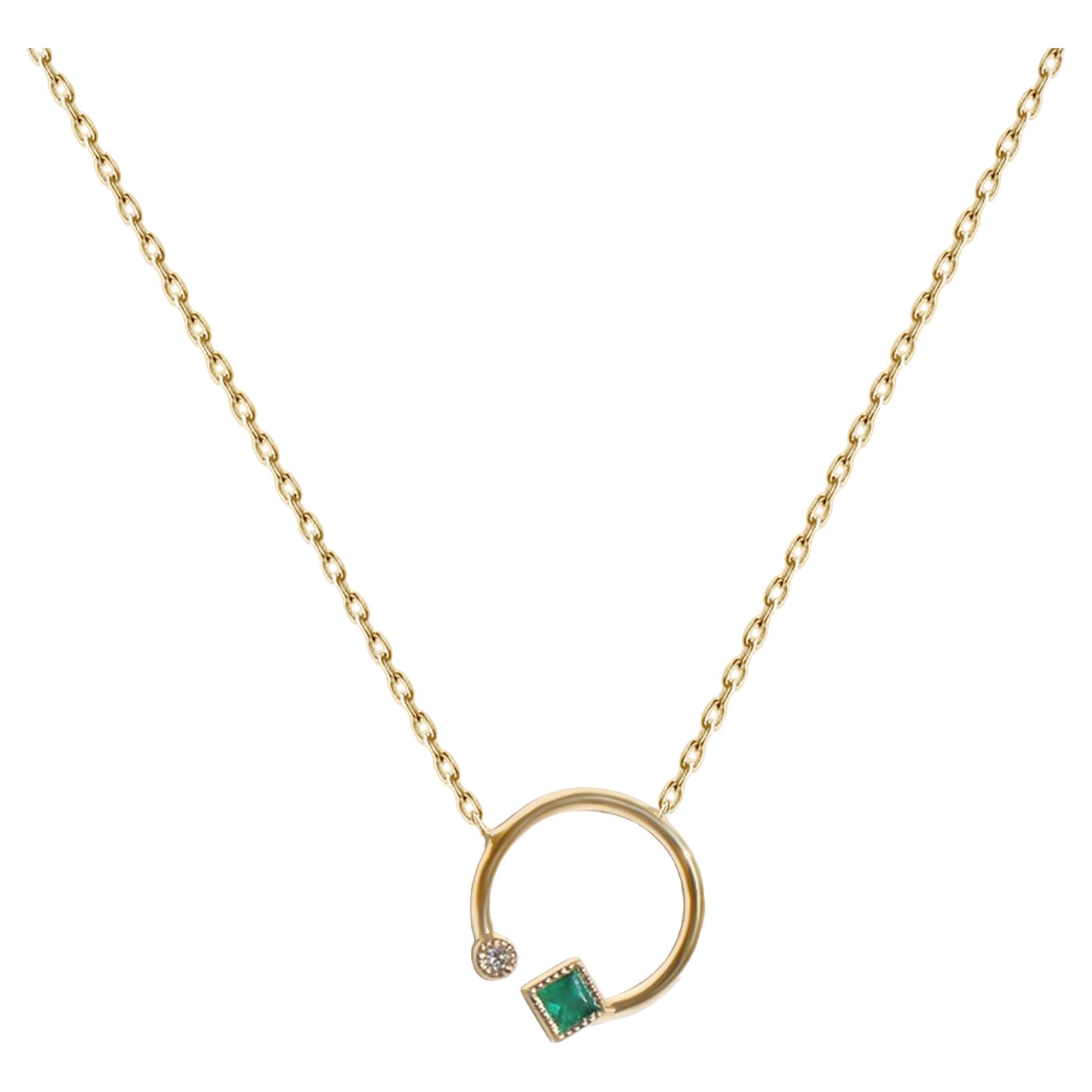 Dainty Emerald Necklace For Sale