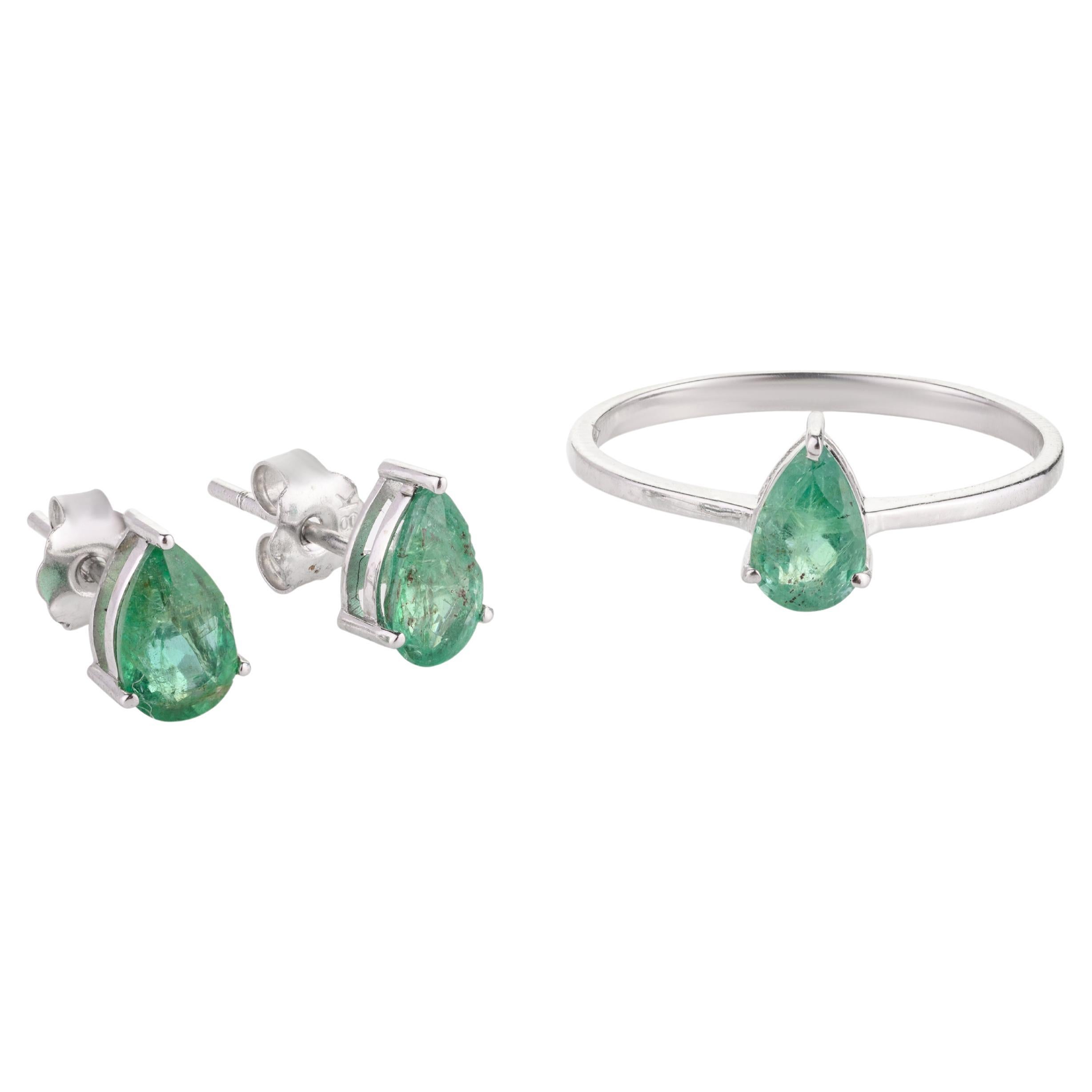 For Sale:  Dainty Emerald Ring and Earrings Jewelry Set Made in 18k Solid White Gold
