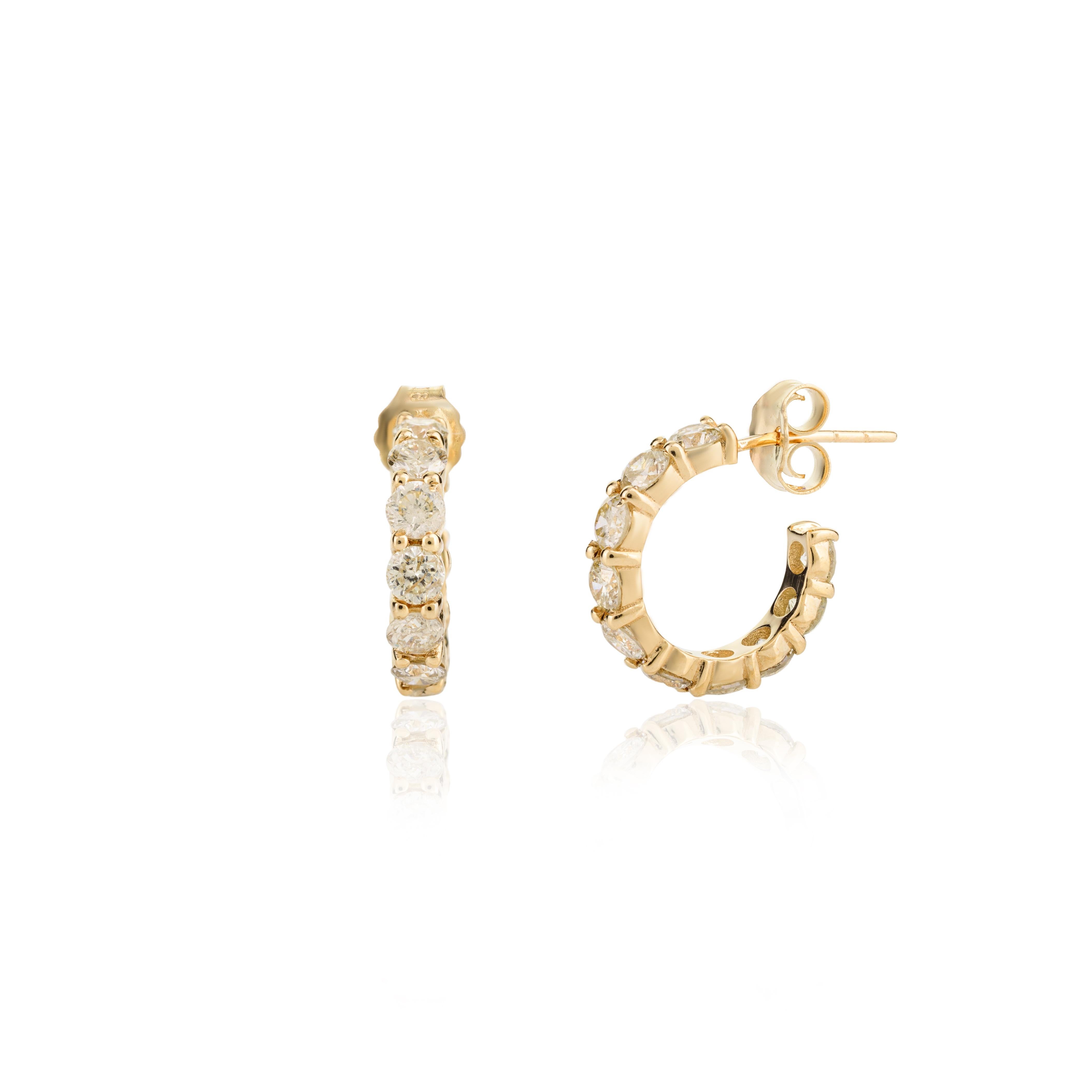 Dainty Everyday Diamond Hoop Earrings in 18k Yellow Gold Perfect Gift for Her In New Condition For Sale In Houston, TX