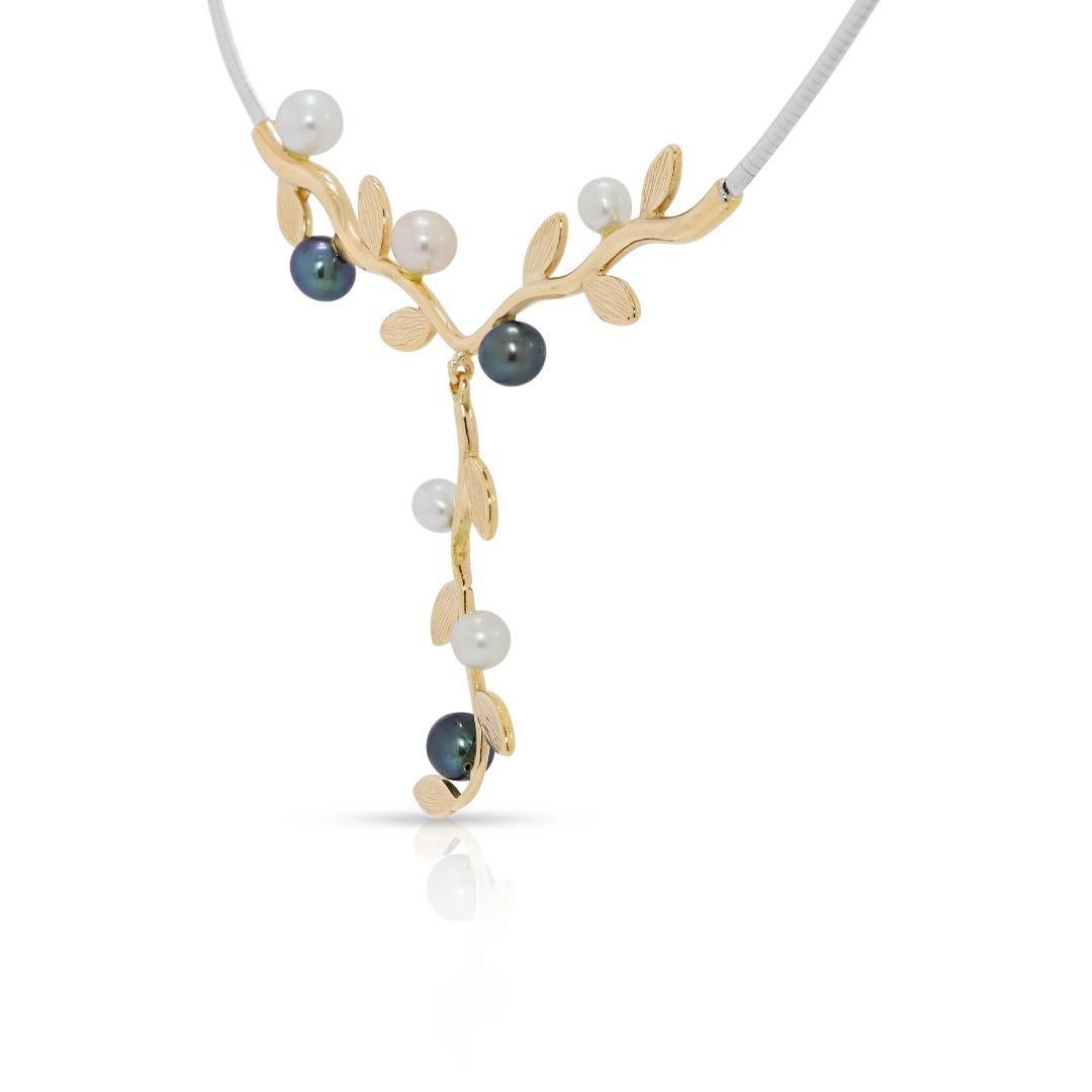 Dainty Freshwater Pearls Necklace in Two-Toned Gold (Rundschliff) im Angebot