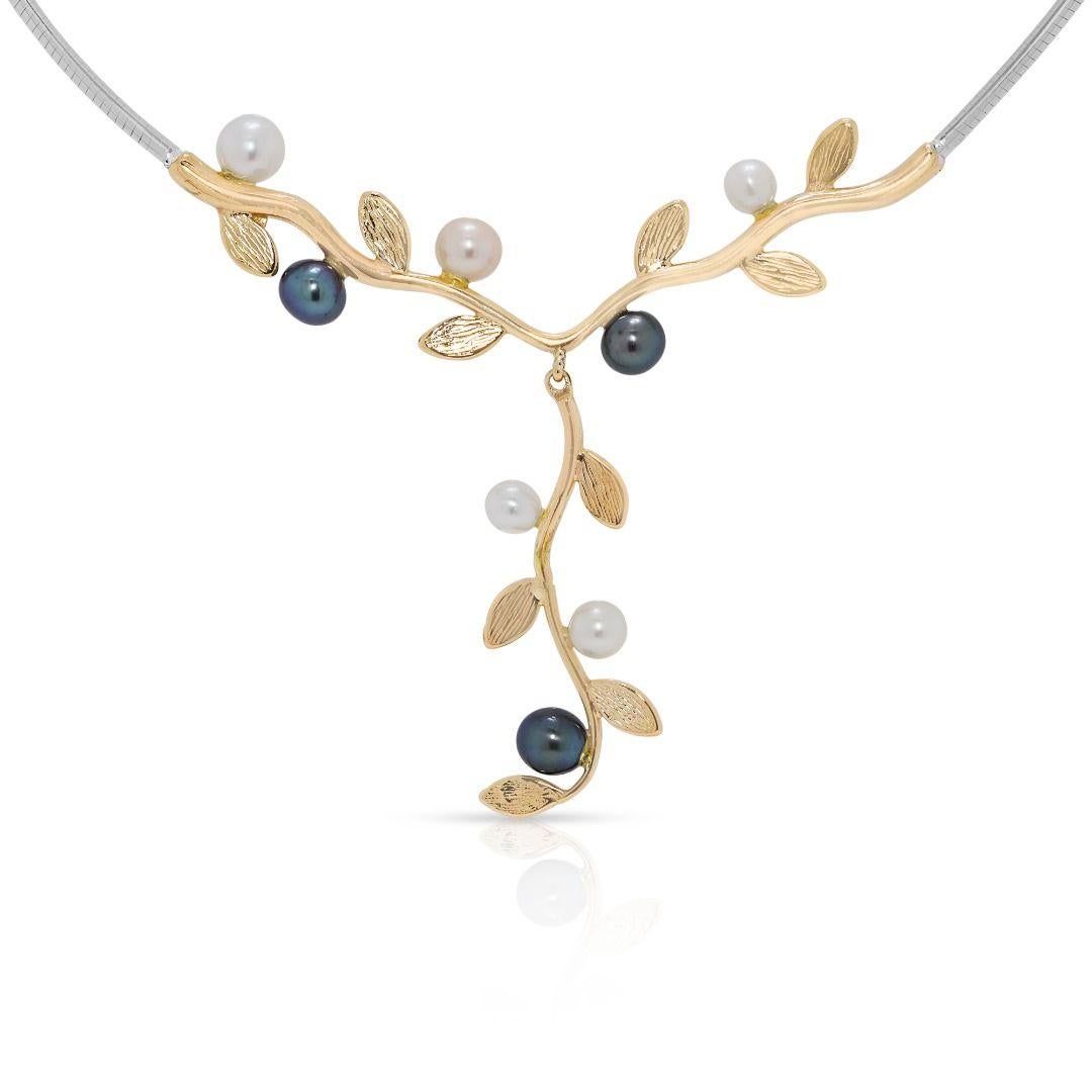 Dainty Freshwater Pearls Necklace in Two-Toned Gold im Angebot 2