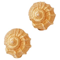 Pendientes de concha de amonita dorada de Napier, años 50