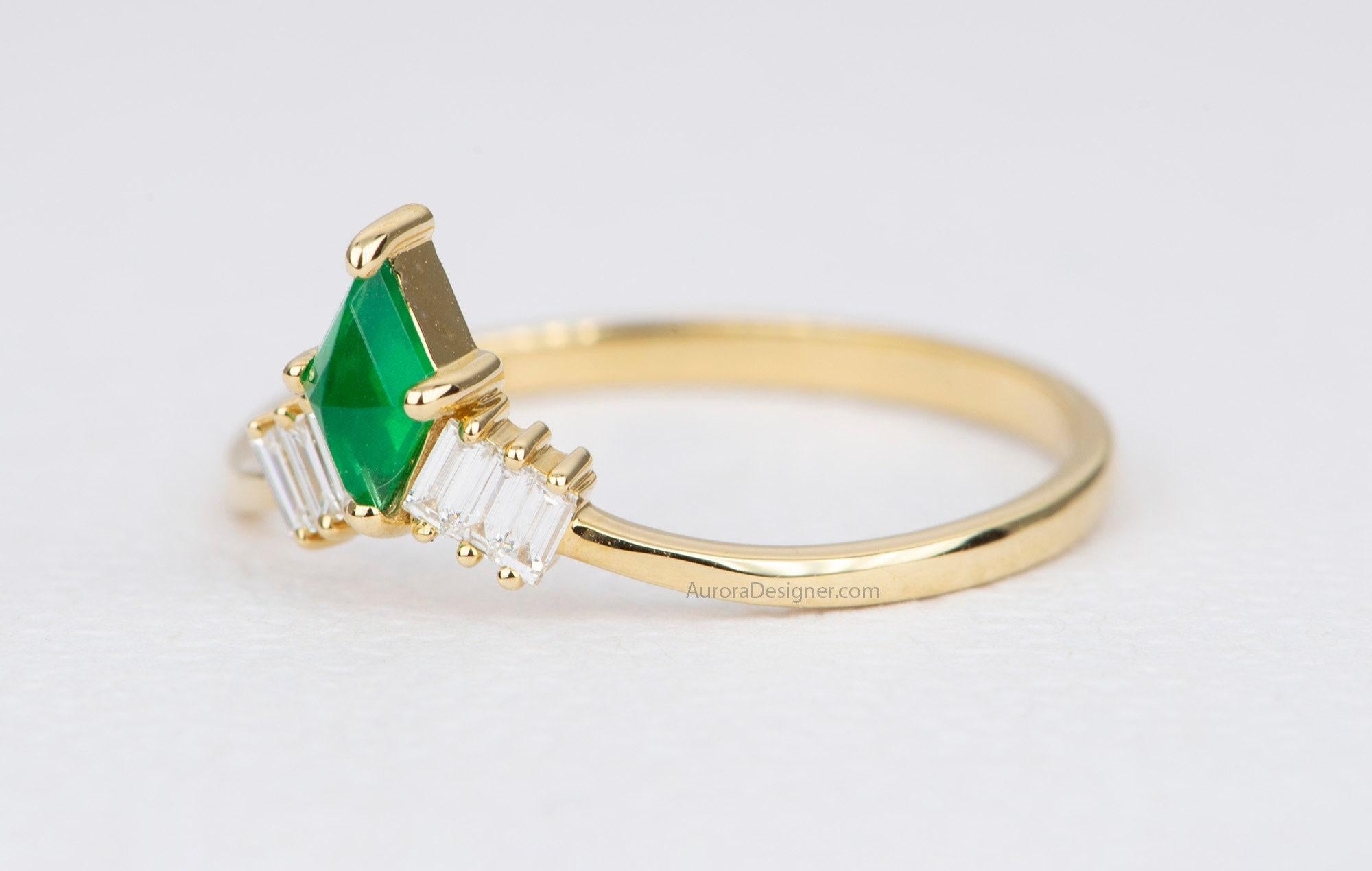 Kite Cut Dainty Kite Shape Emerald with Baguette Diamond Curve Ring 18K Yellow Gold