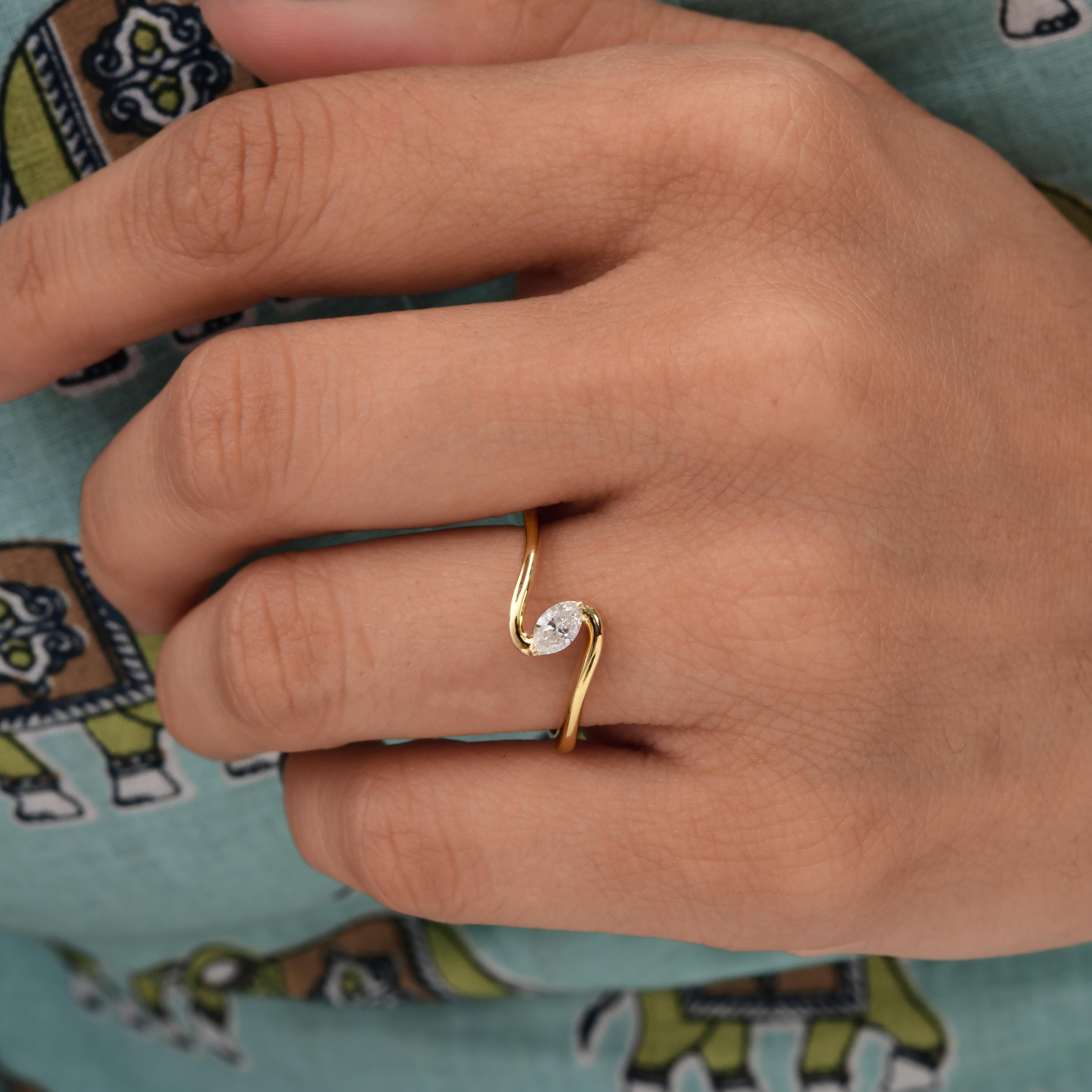 in vendita:  Anello solitario con diamante taglio marquise da 0,22 carati per lei in oro giallo 18k 2