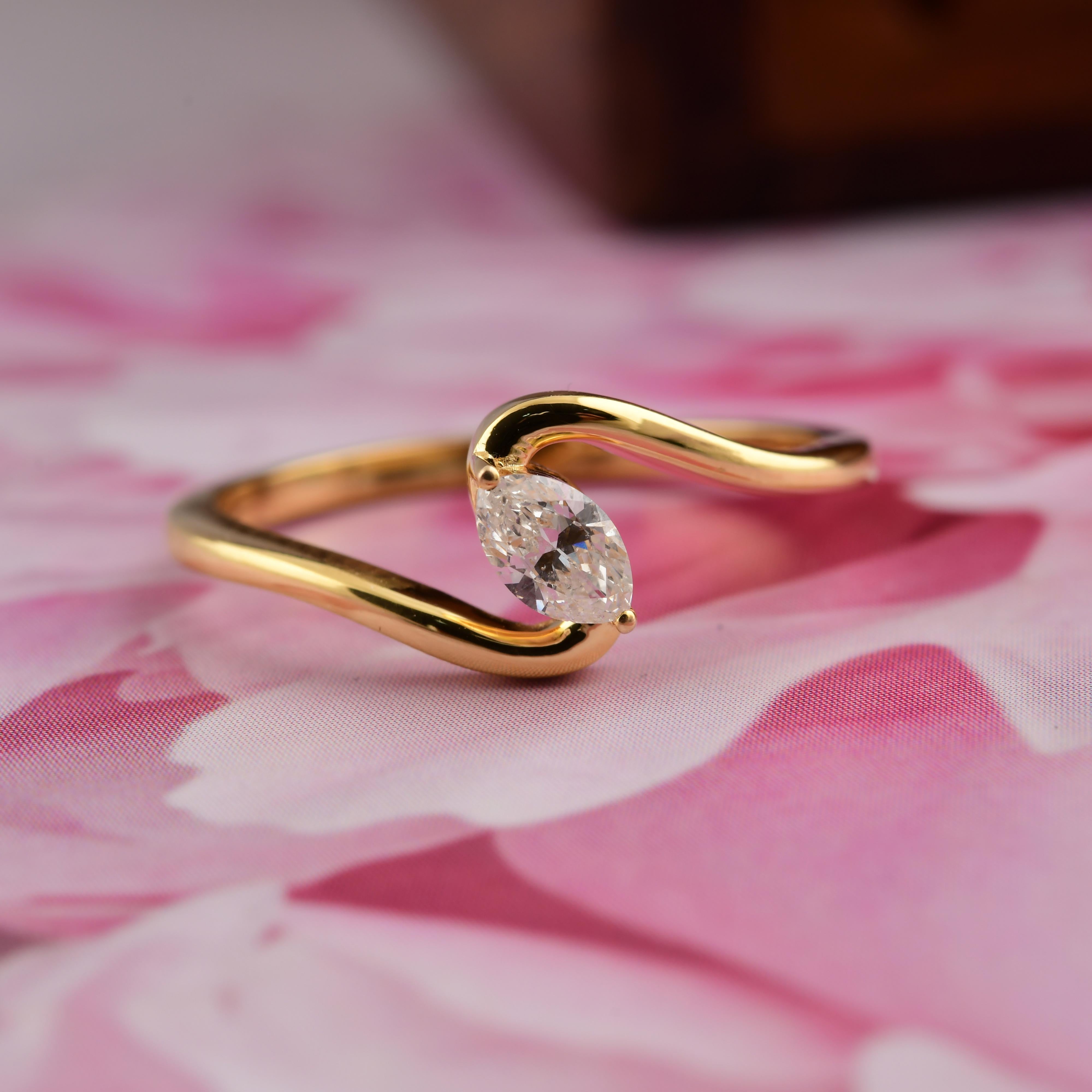 in vendita:  Anello solitario con diamante taglio marquise da 0,22 carati per lei in oro giallo 18k 4