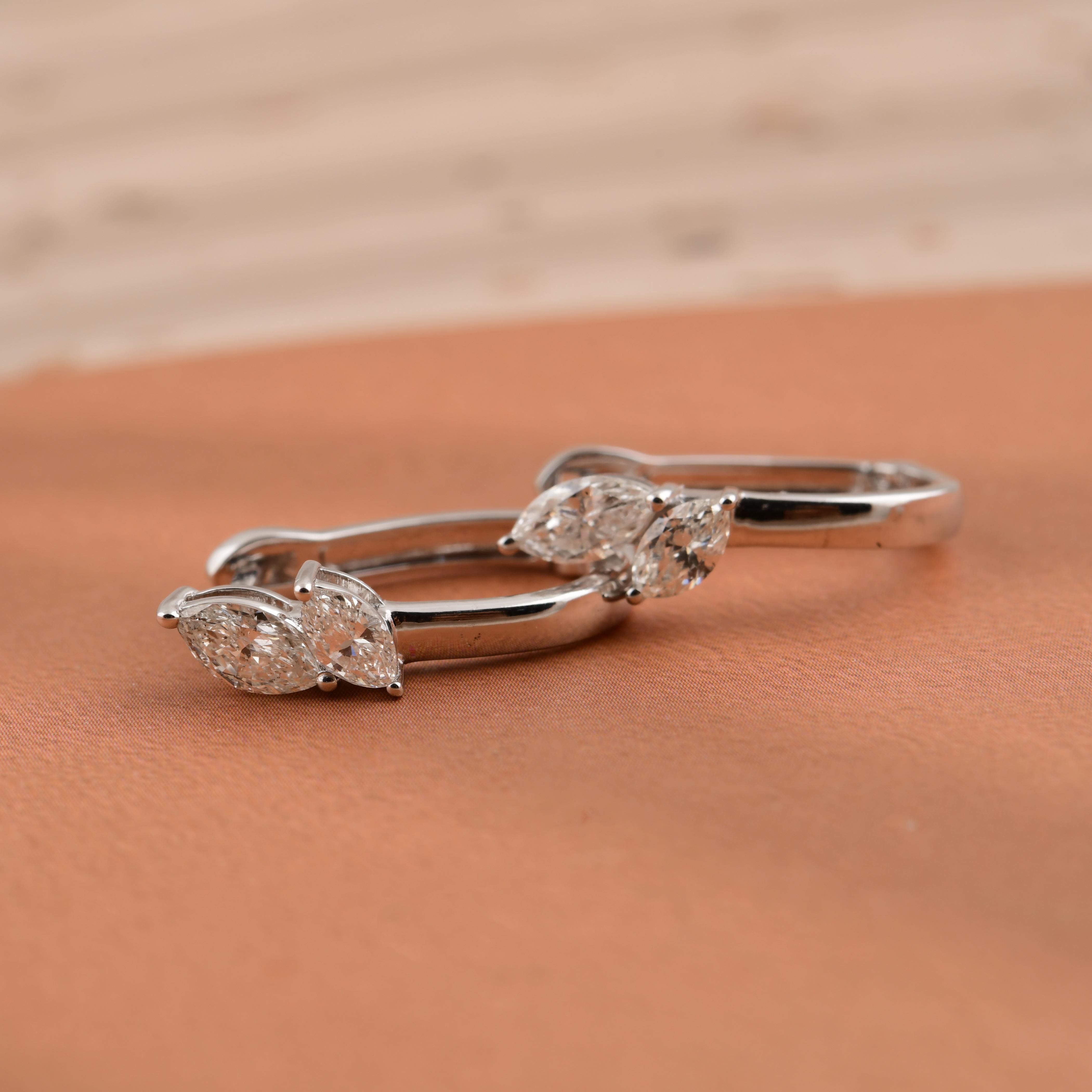 Zierliche Marquise Cut Natural Diamond Huggies Hoop Earrings 14 Karat Weißgold Damen im Angebot