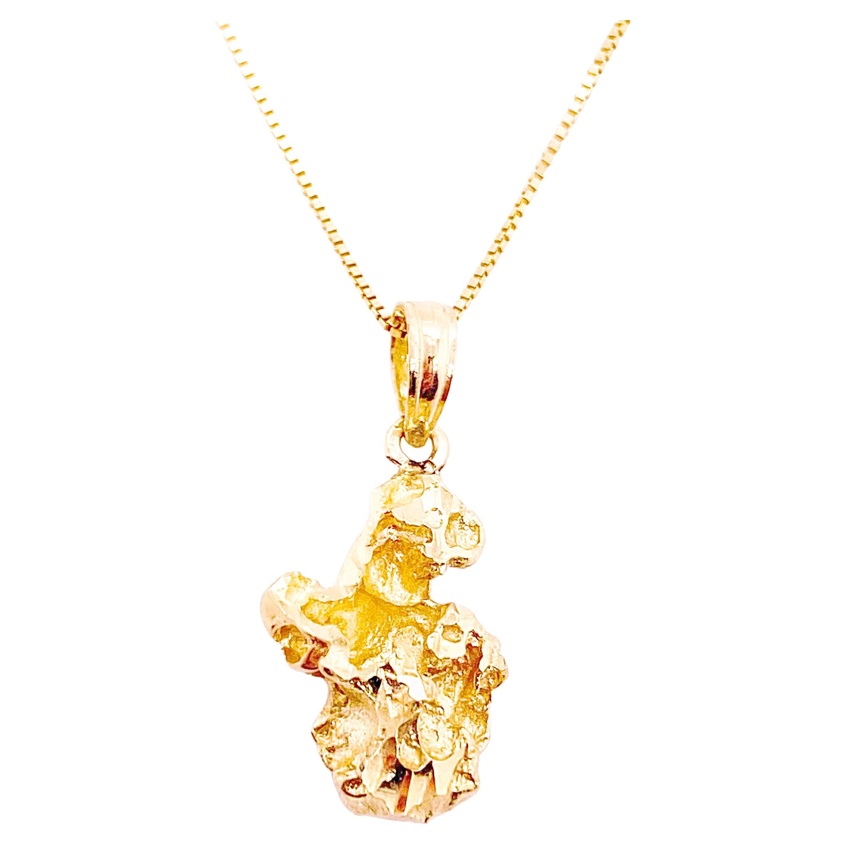 Dainty Nugget Pendant W Box Chain in 14k Yellow Gold, 2.6 Grams