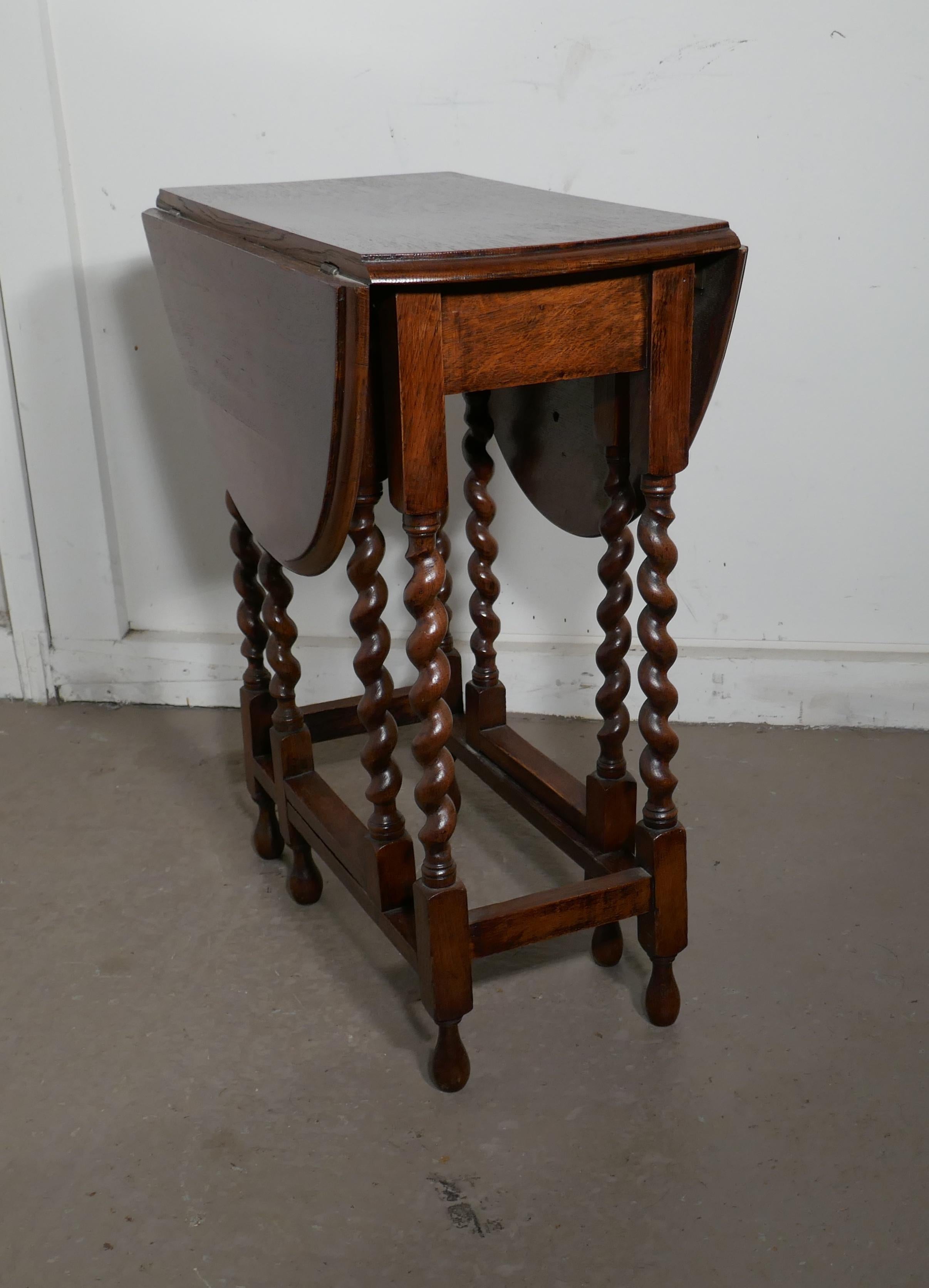 19th Century Dainty Oak Barley Twist Gate Leg Drop Leaf Occasional Table