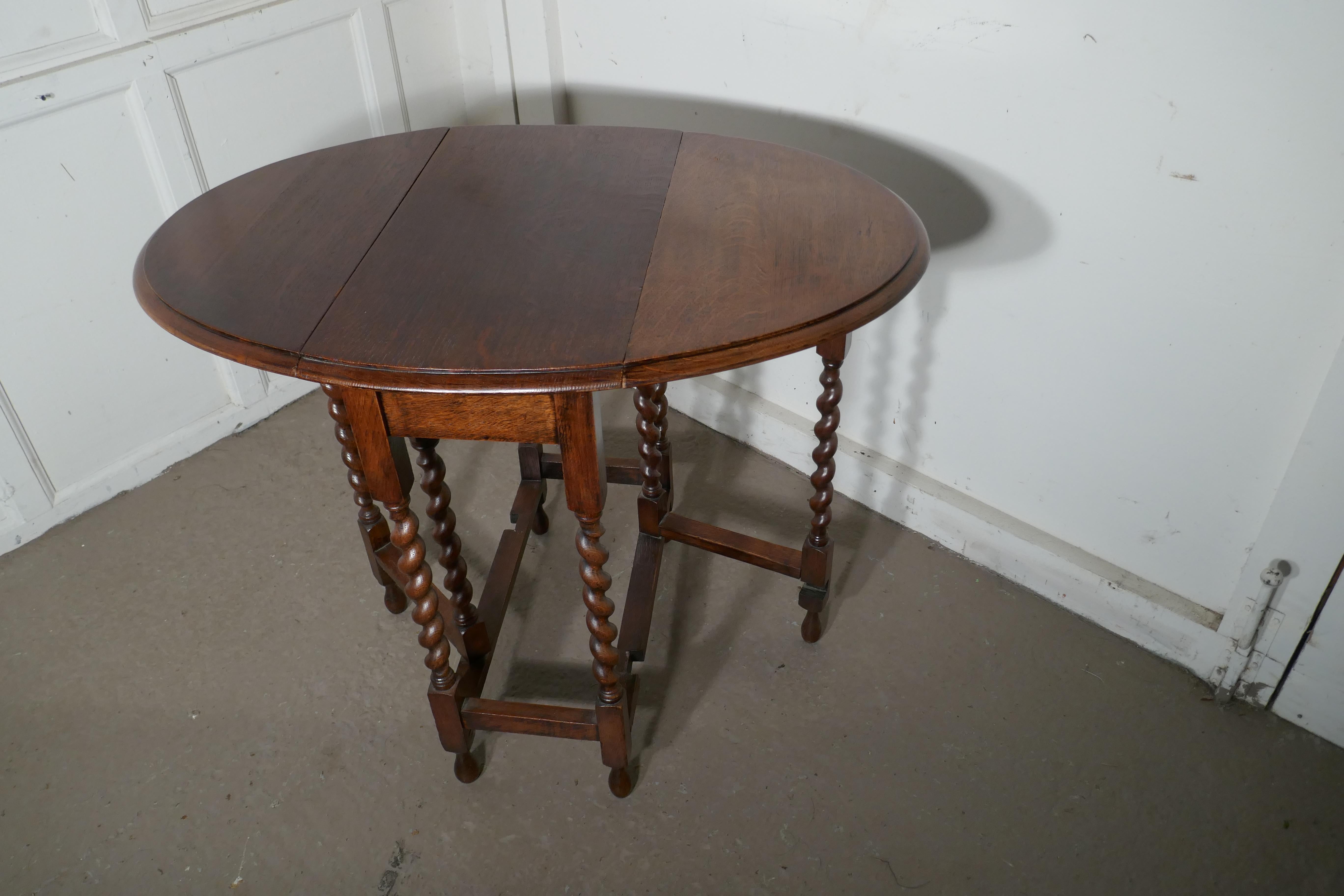 Dainty Oak Barley Twist Gate Leg Drop Leaf Occasional Table 2