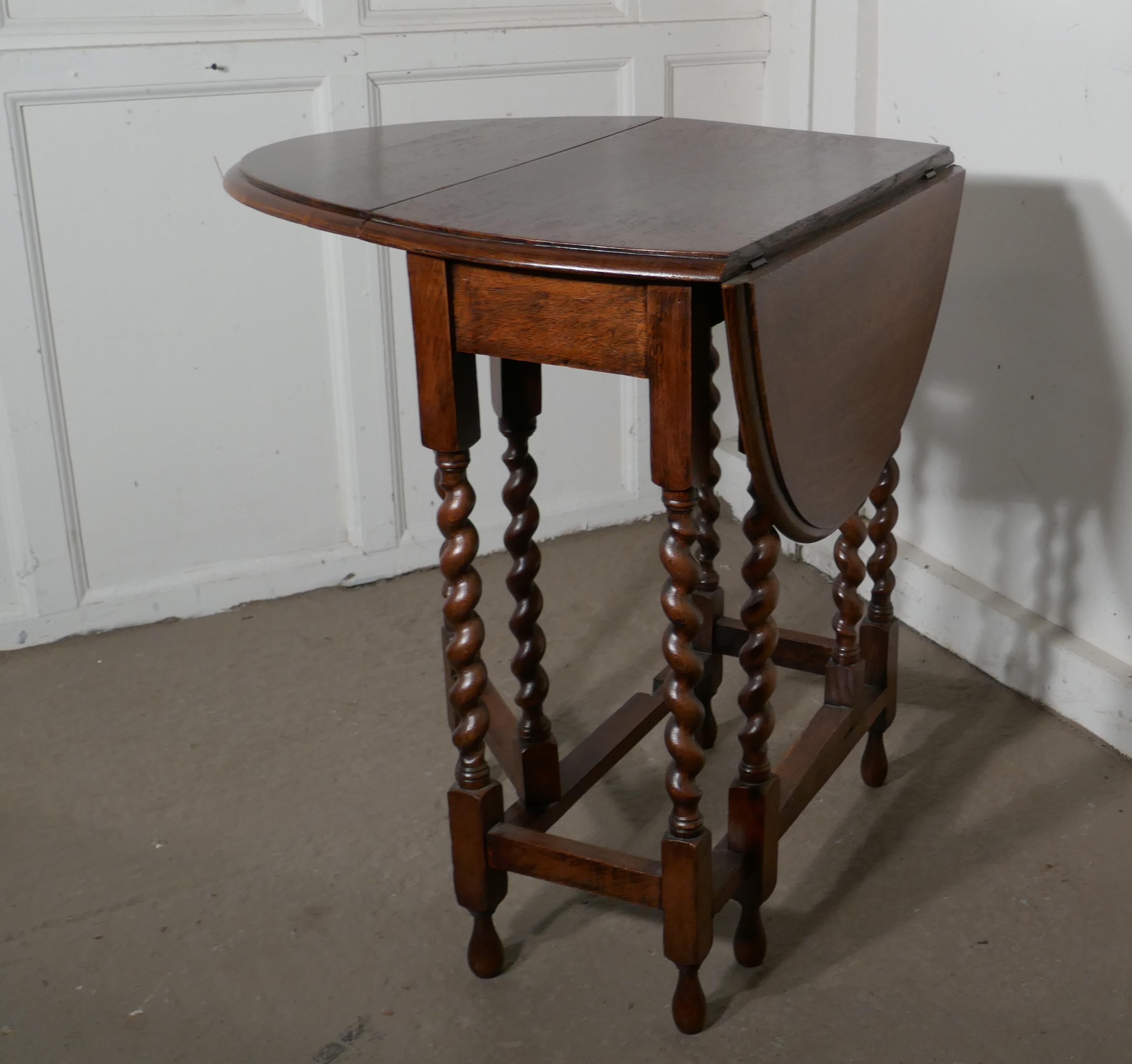 Dainty Oak Barley Twist Gate Leg Drop Leaf Occasional Table 3