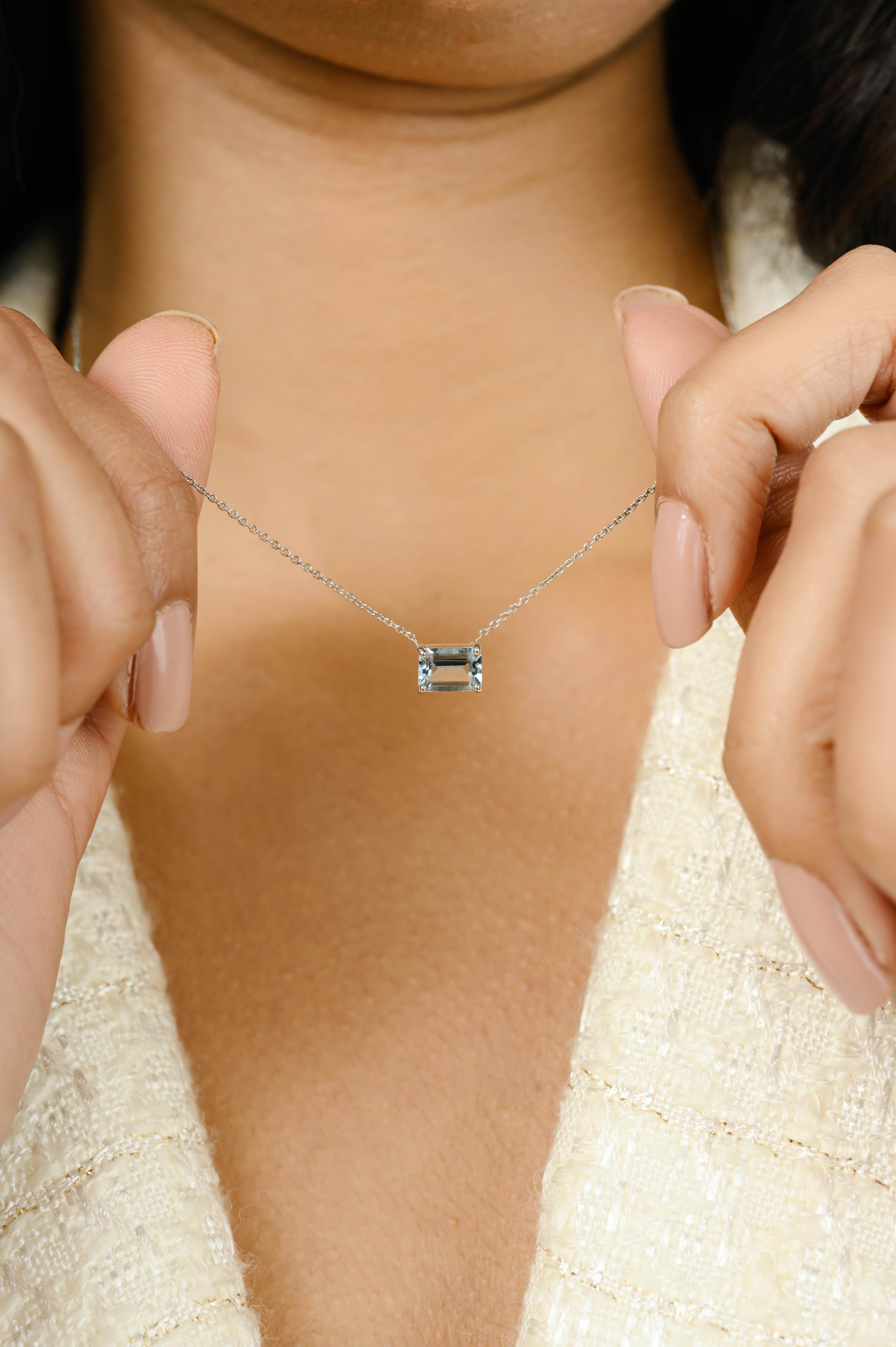 Dainty Octagon Cut Aquamarine Necklace with Chain for Her in 14k White Gold In New Condition For Sale In New York, NY