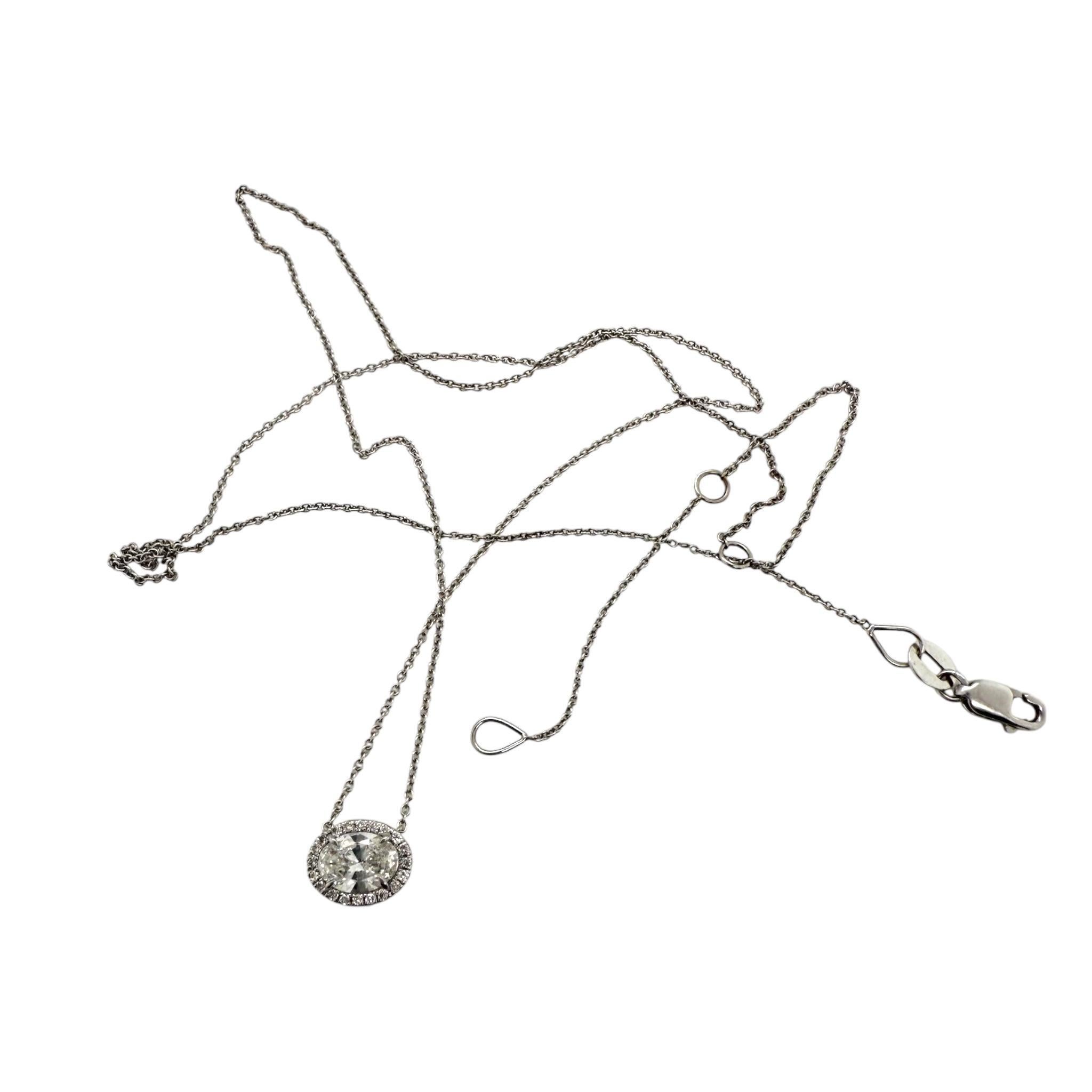 Zierliche ovale Diamant-Halo-Anhänger-Halskette 18K Weißgold 1