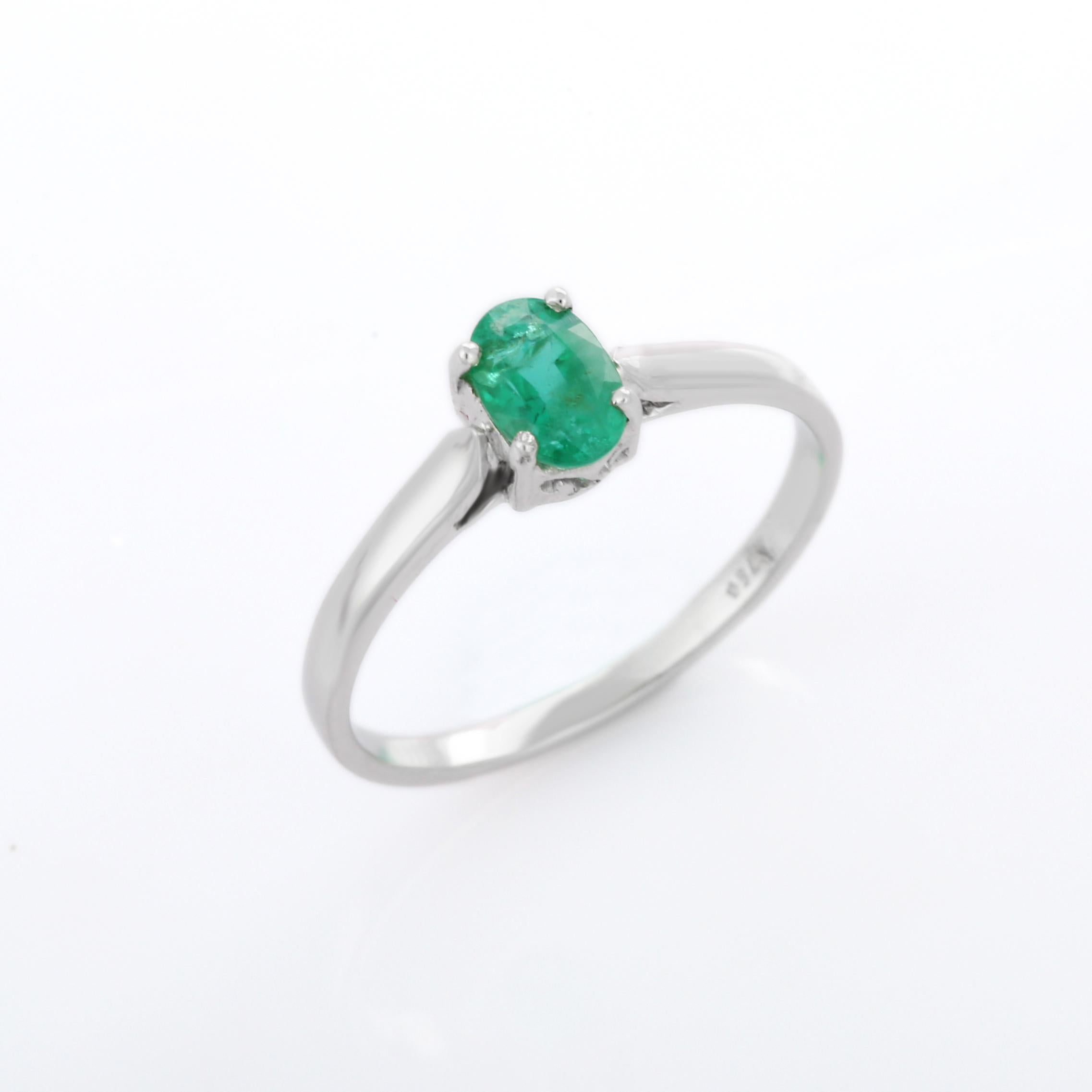 For Sale:  18K White Gold Minimalist Oval Cut Emerald Gemstone Stackable Solitaire Ring  2