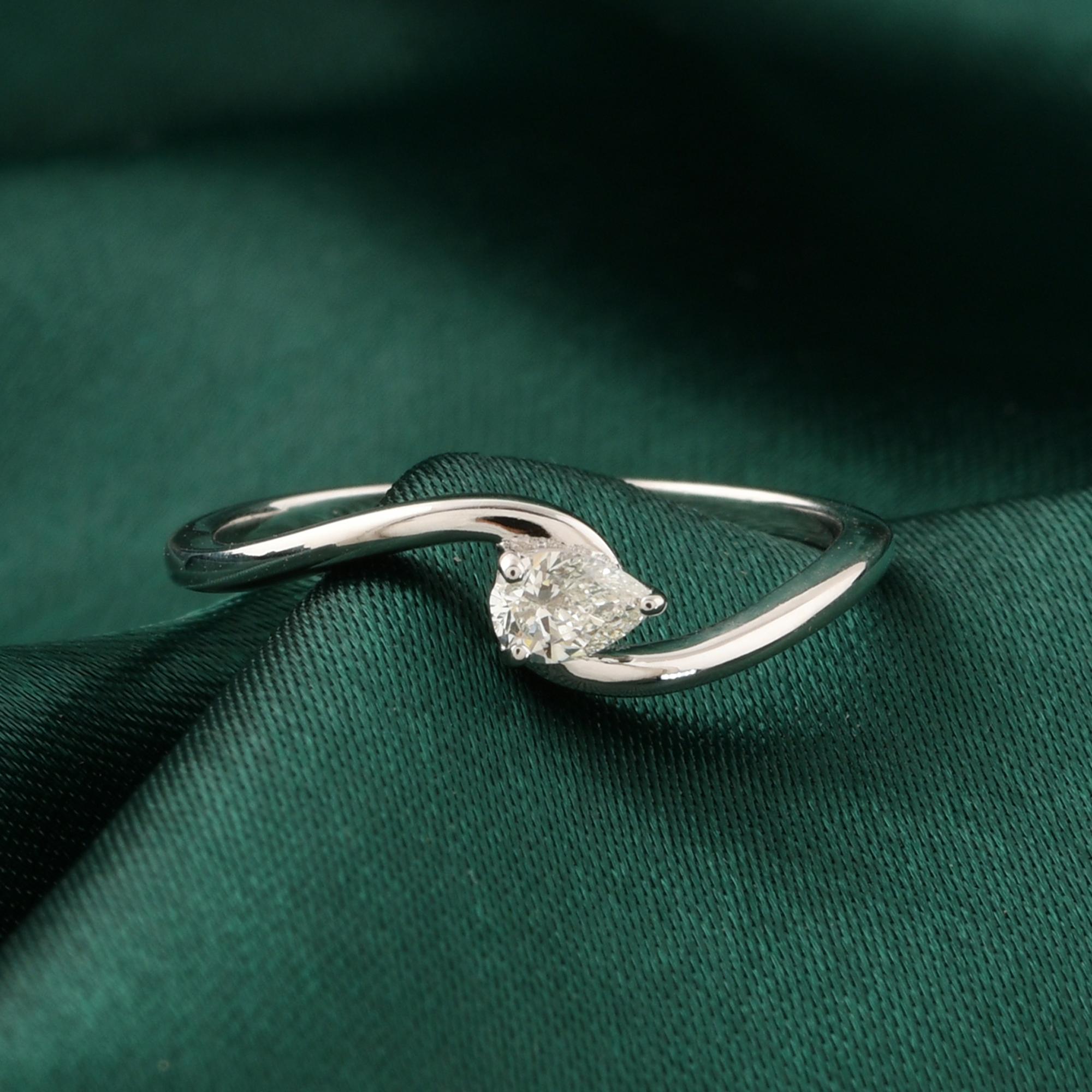 Moderne Dainty Pear 0.16Ct Natural Diamond Solitaire Bypass Ring 14K White Gold Jewelry en vente