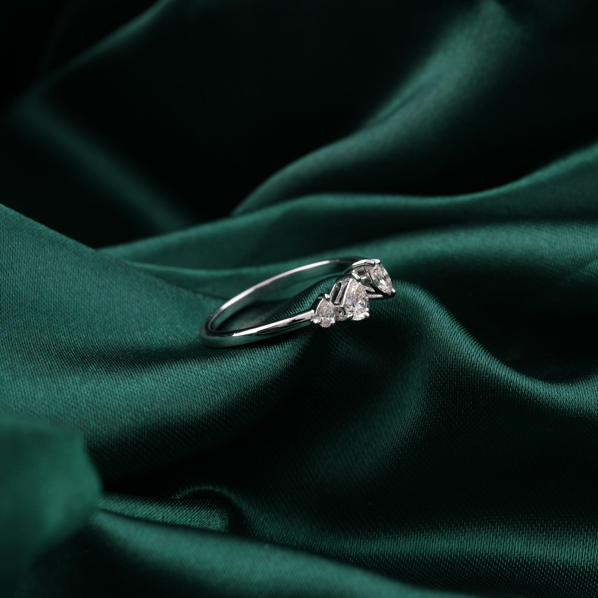 Im Angebot: Zierlicher Birnenschliff SI Reinheit HI Farbe Diamant offener Brautring 18k Weißgold () 6