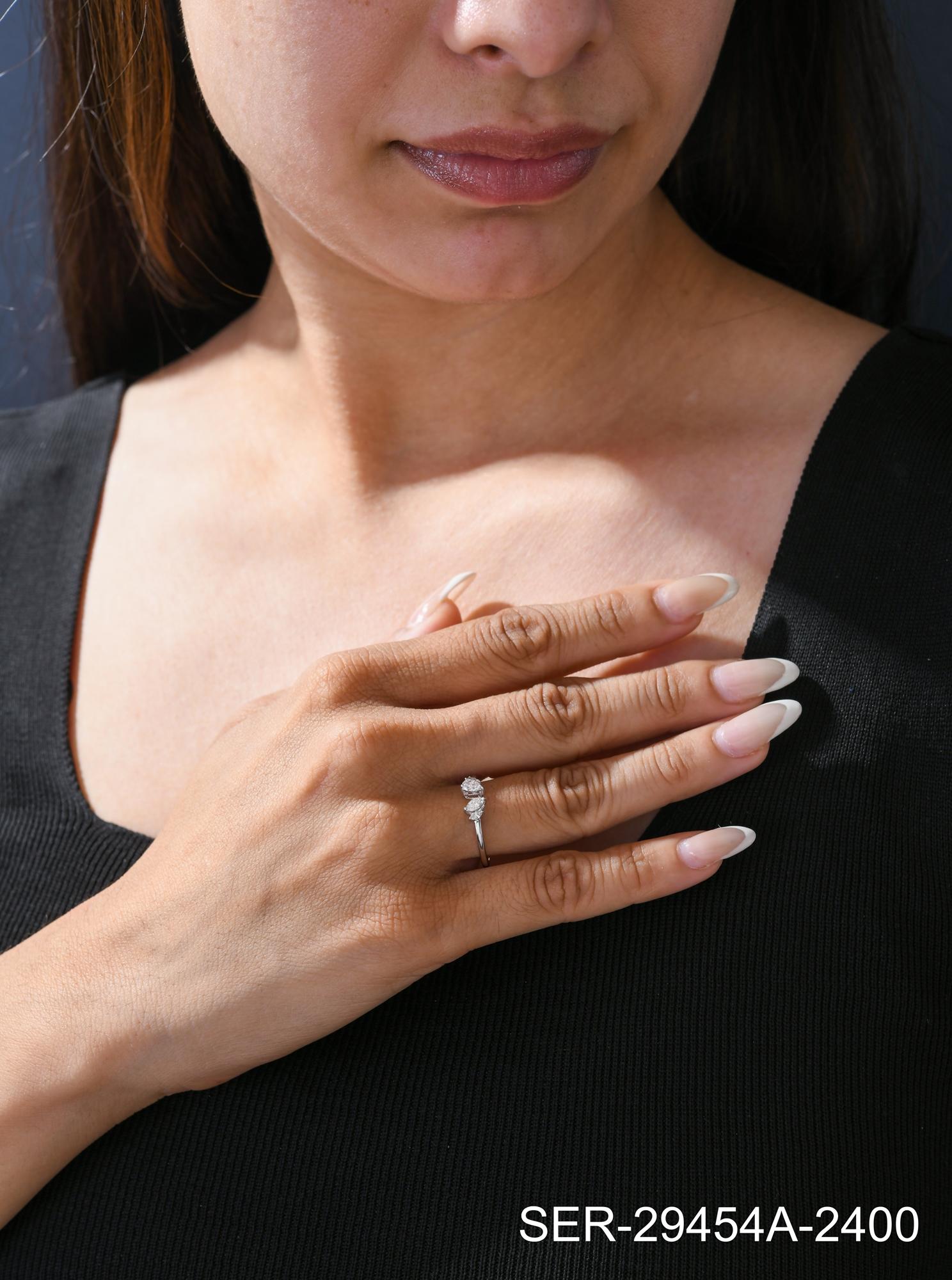 Im Angebot: Zierlicher Birnenschliff SI Reinheit HI Farbe Diamant offener Brautring 18k Weißgold () 7