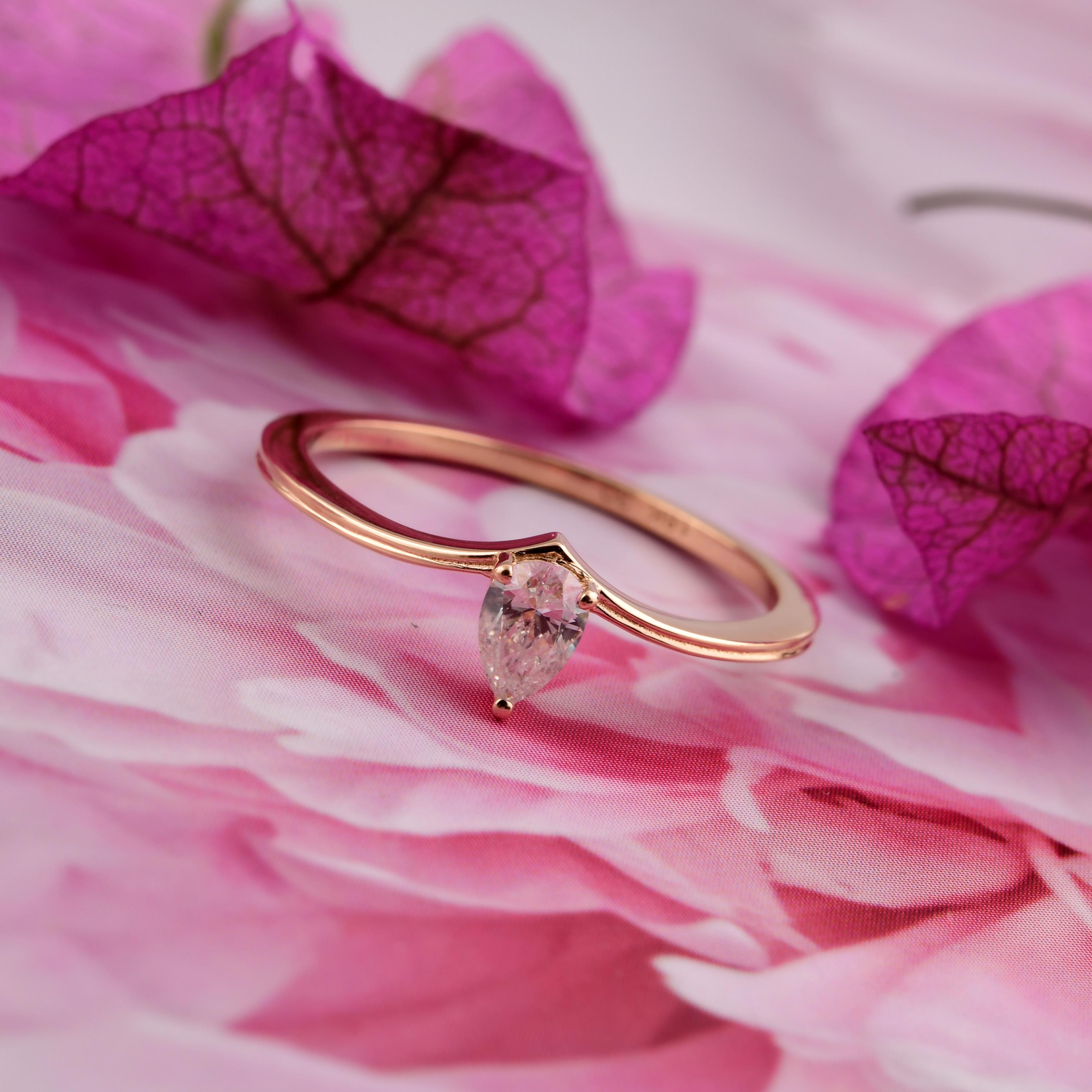 En vente :  Bague empilable en or rose 18k avec diamant SI/HI taille poire Bague de promesse pour elle 3