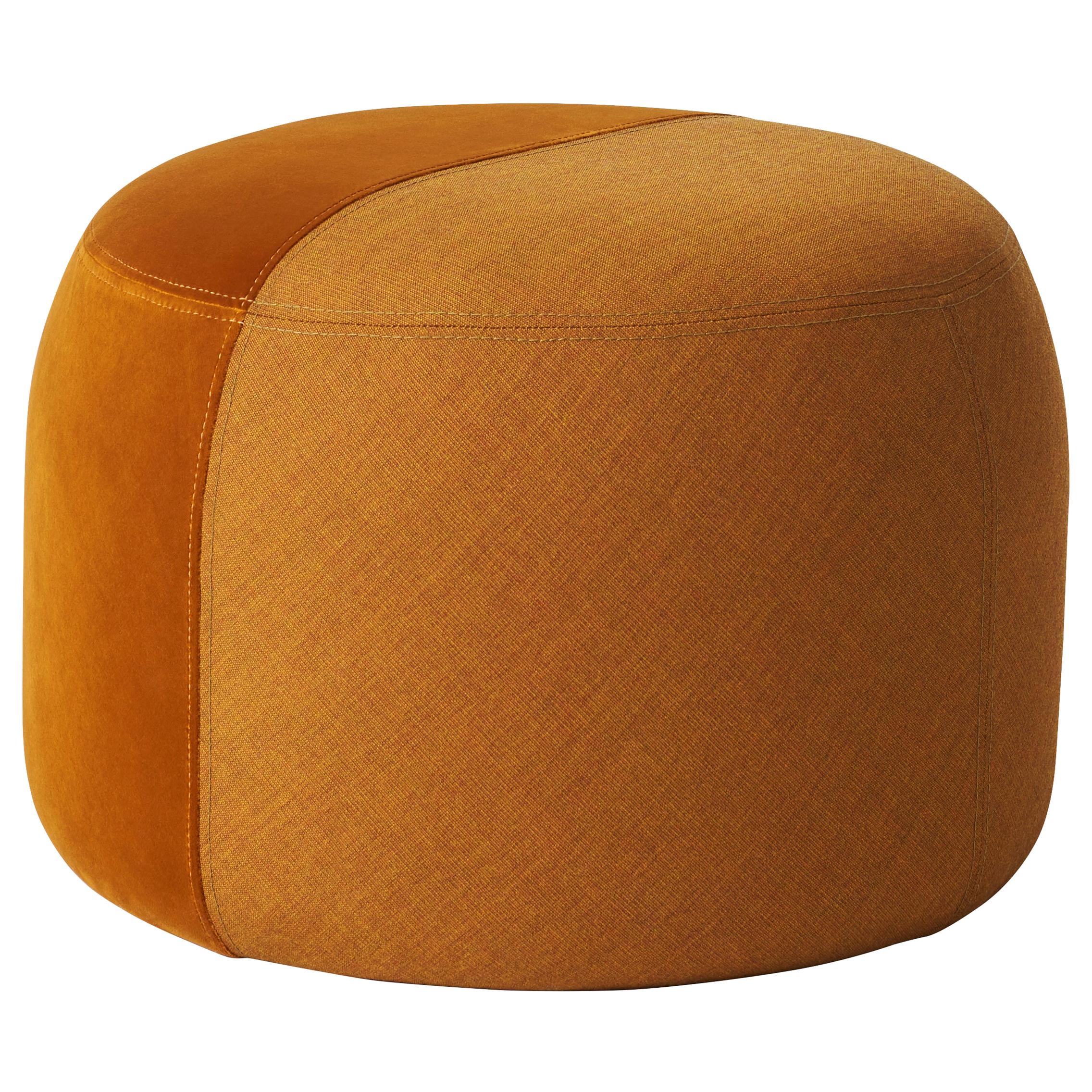 En vente : Brown (Canvas 424, Ritz 1688) Pouf délicat:: par Charlotte Høncke de Warm Nordic