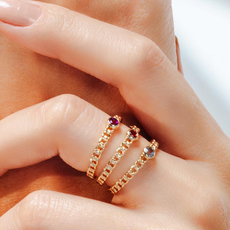 For Sale:  Dainty Round Amethyst Everyday Chain Ring Handcrafted in 14k Solid Yellow Gold 2