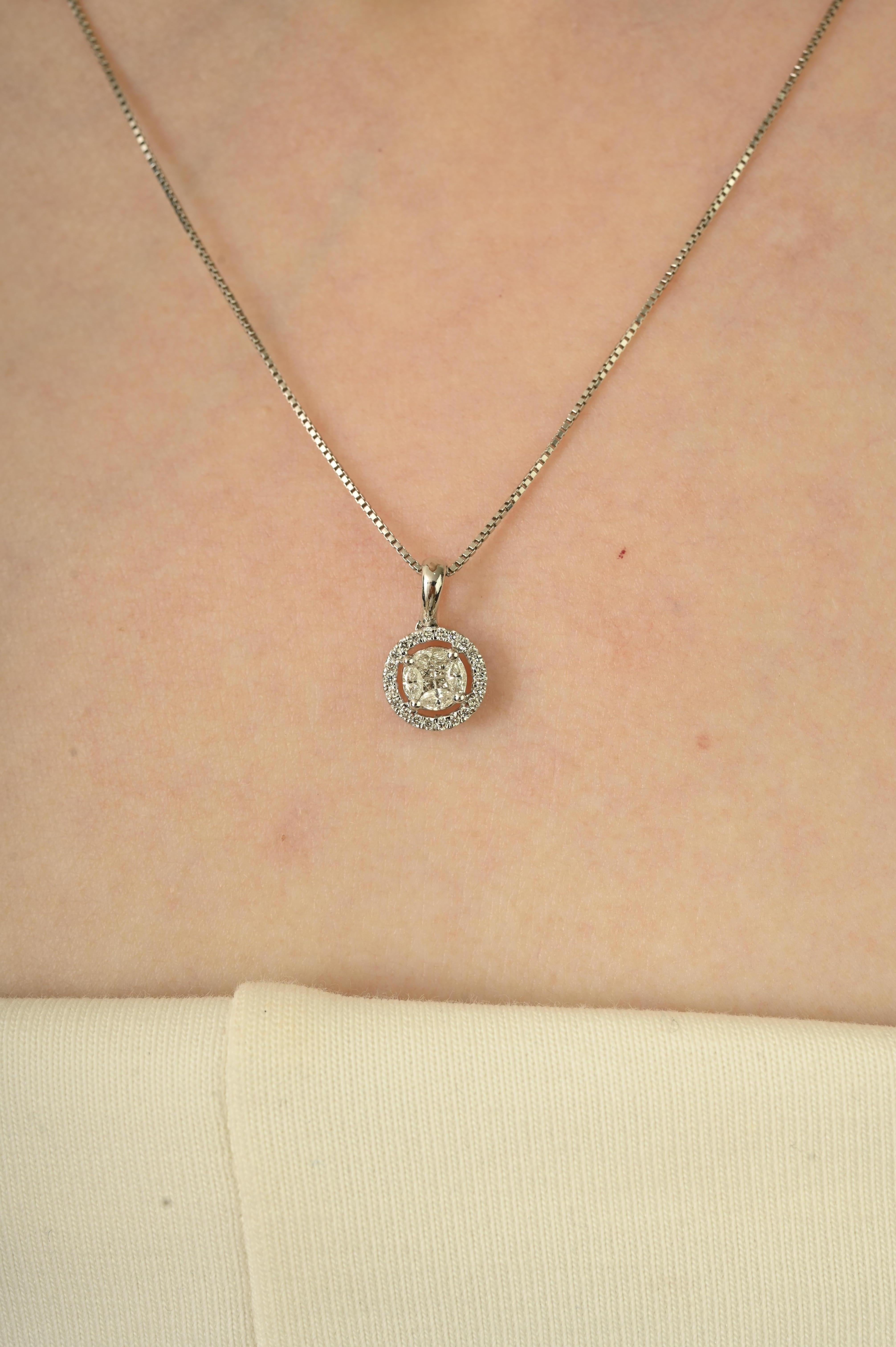Taille mixte Pendentif en or blanc 14K serti de diamants ronds en forme de grappe, cadeau de joaillerie en vente