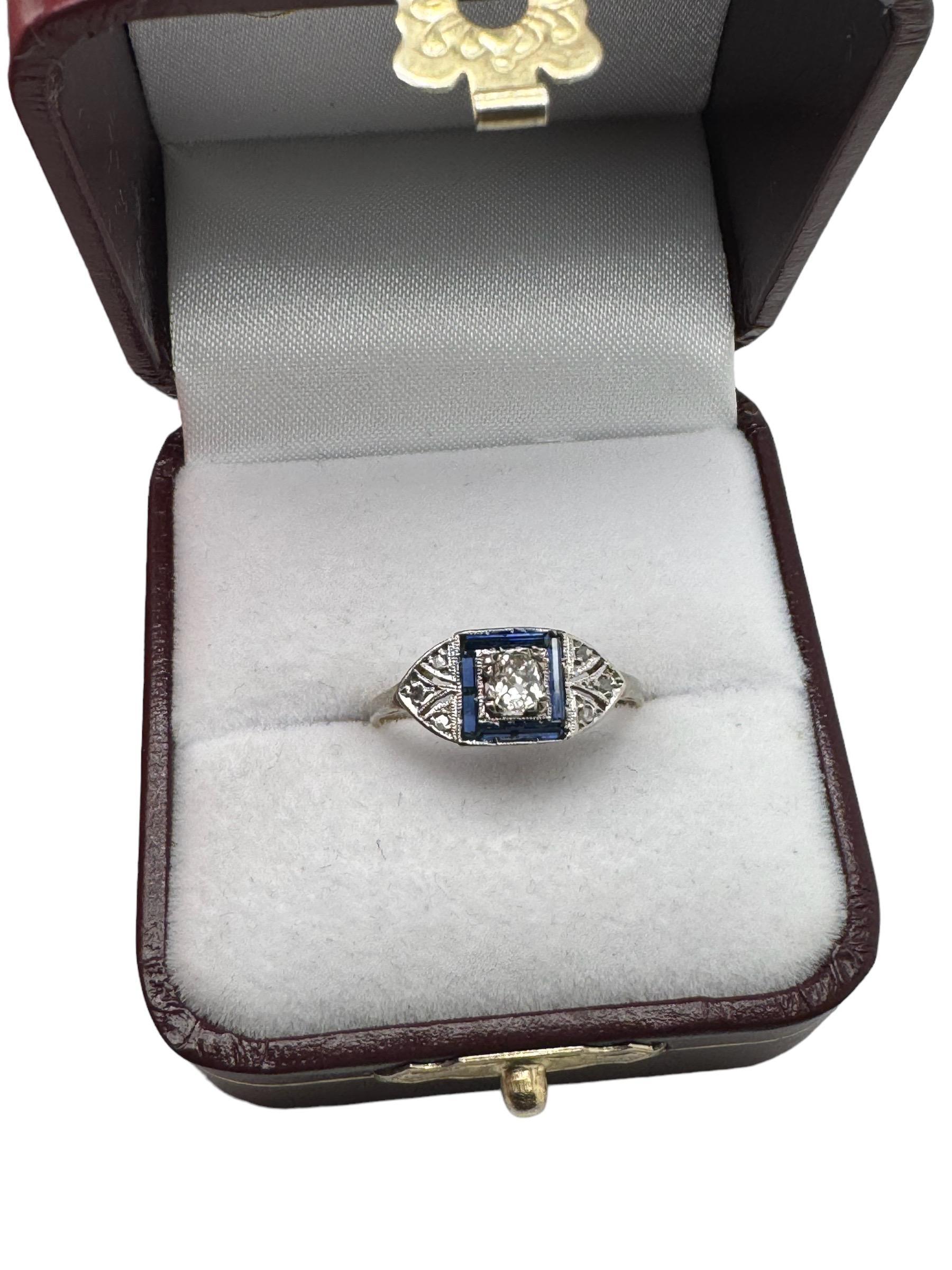 Dainty Sapphire & Diamond Art Deco Era Ring 18K Yellow White Gold For Sale 3