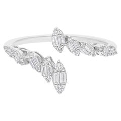 Dainty SI/H Minimalist Diamond Cluster Bypass Ring en or blanc 18 carats