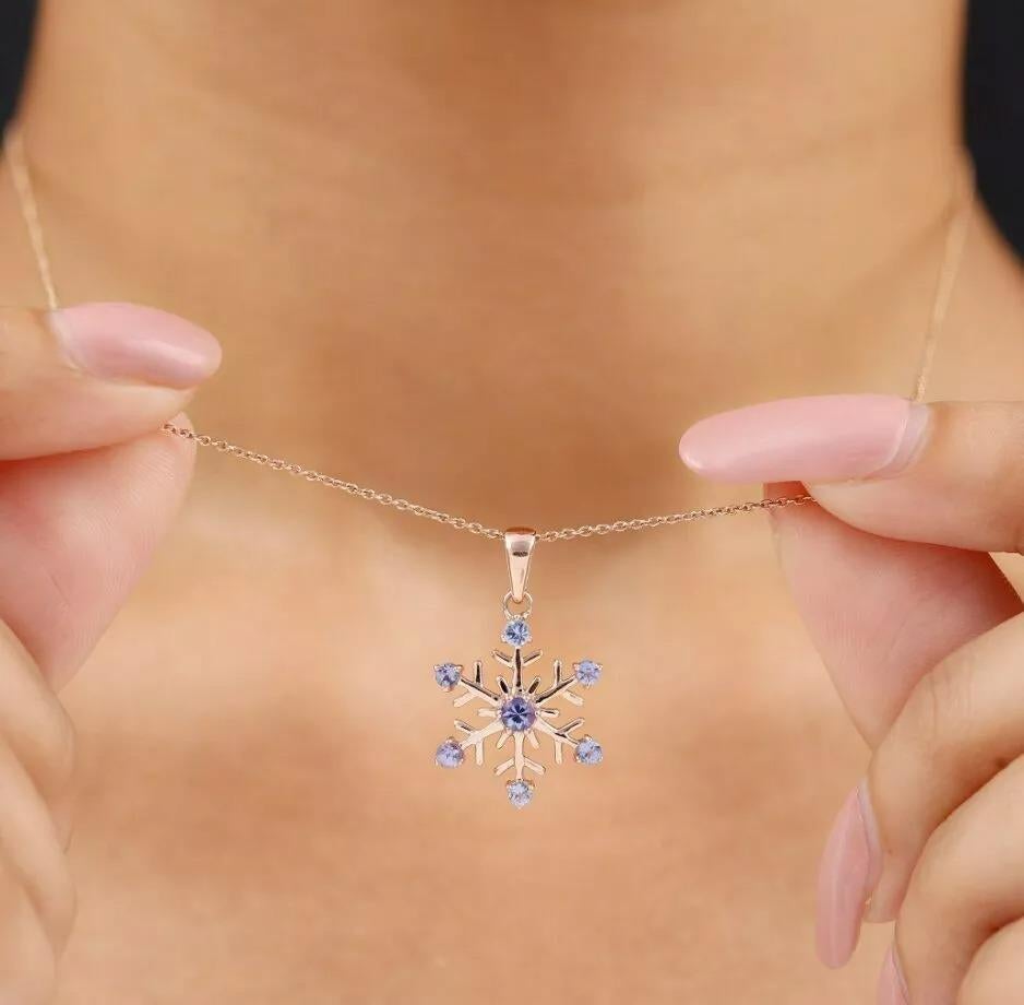 Dainty Snowflake Necklace Tanzanite Pendant Necklace Gold Tanzanite Necklace N98
Light weight can be worn everyday

Additional information:
Condition: New without tags: A brand-new, unused, and unworn item (including handmade items) that is not in