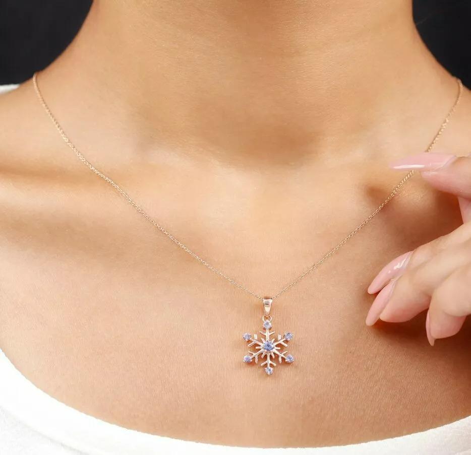 Round Cut Dainty Snowflake Tanzanite Pendant Necklace in 14k Yellow Gold For Sale