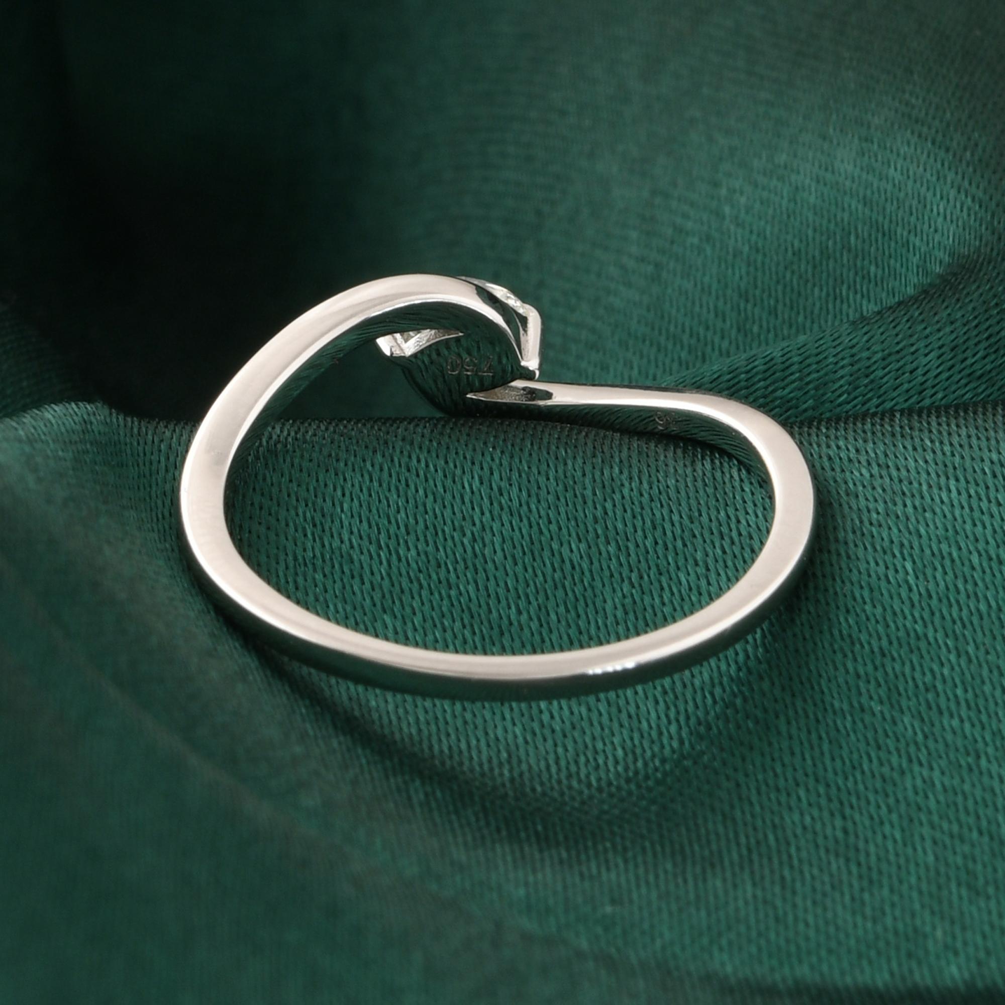 Dainty Solitaire SI/H Diamond Twisted Ring 14K White Gold Handmade Jewelry (bague torsadée en or blanc) Neuf - En vente à Diera, Dubai