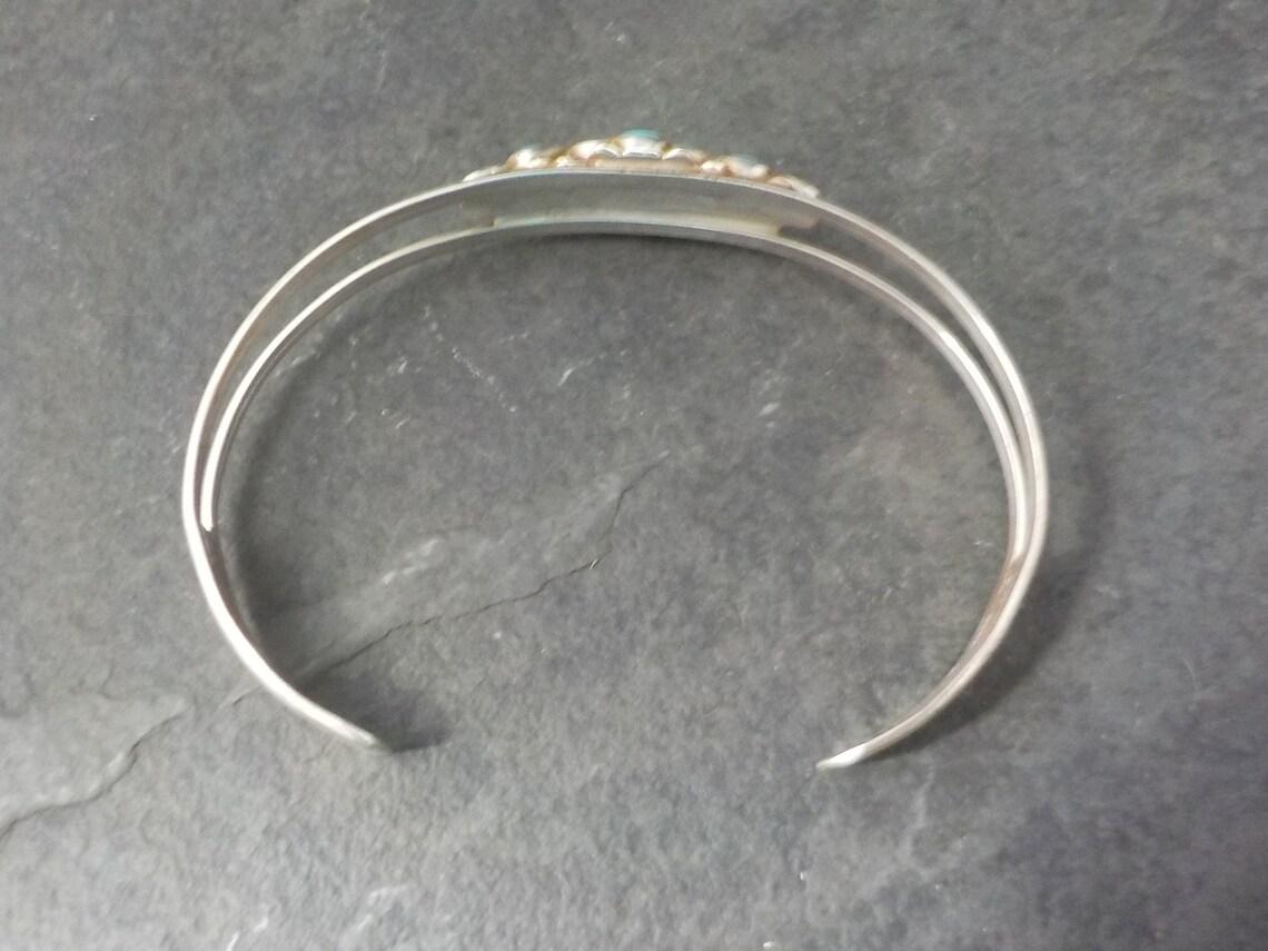 Dainty Southwestern Sterling Turquoise Inlay Cuff Bracelet 6 Inches In Excellent Condition In Webster, SD