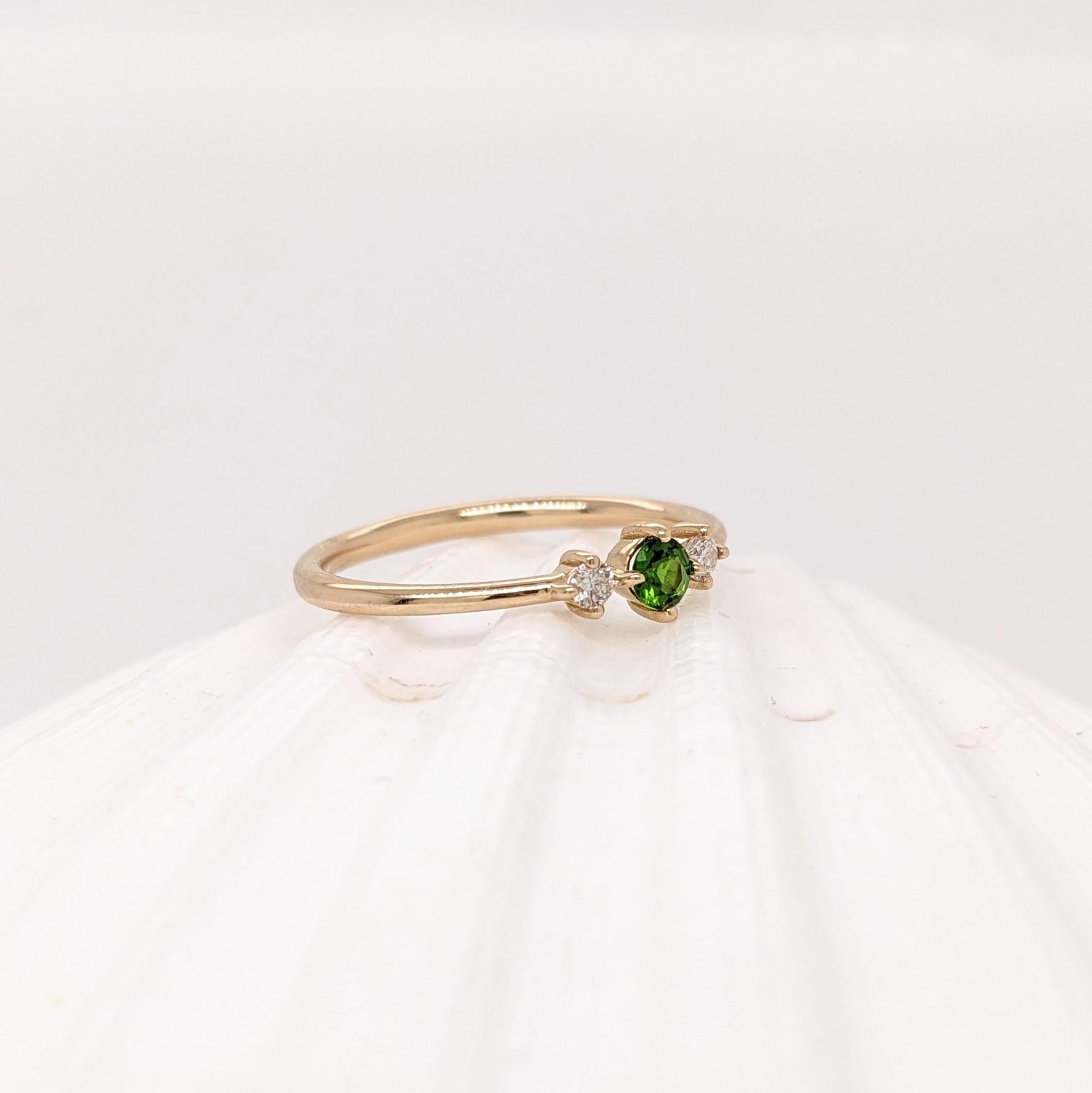 Donna Delicato anello di tsavorite con diamanti estratti dalla terra in oro massiccio 14K  Rotondo da 3 mm in vendita