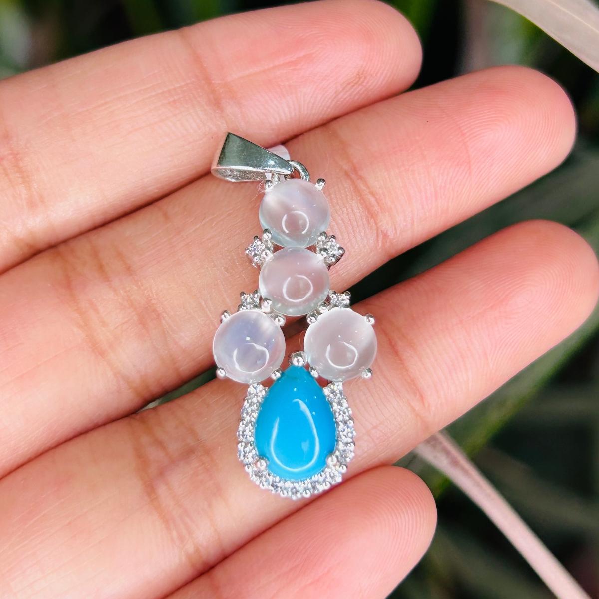 Mixed Cut Dainty Turquoise Moonstone Long Pendant Necklace for Wedding Gift For Mother For Sale