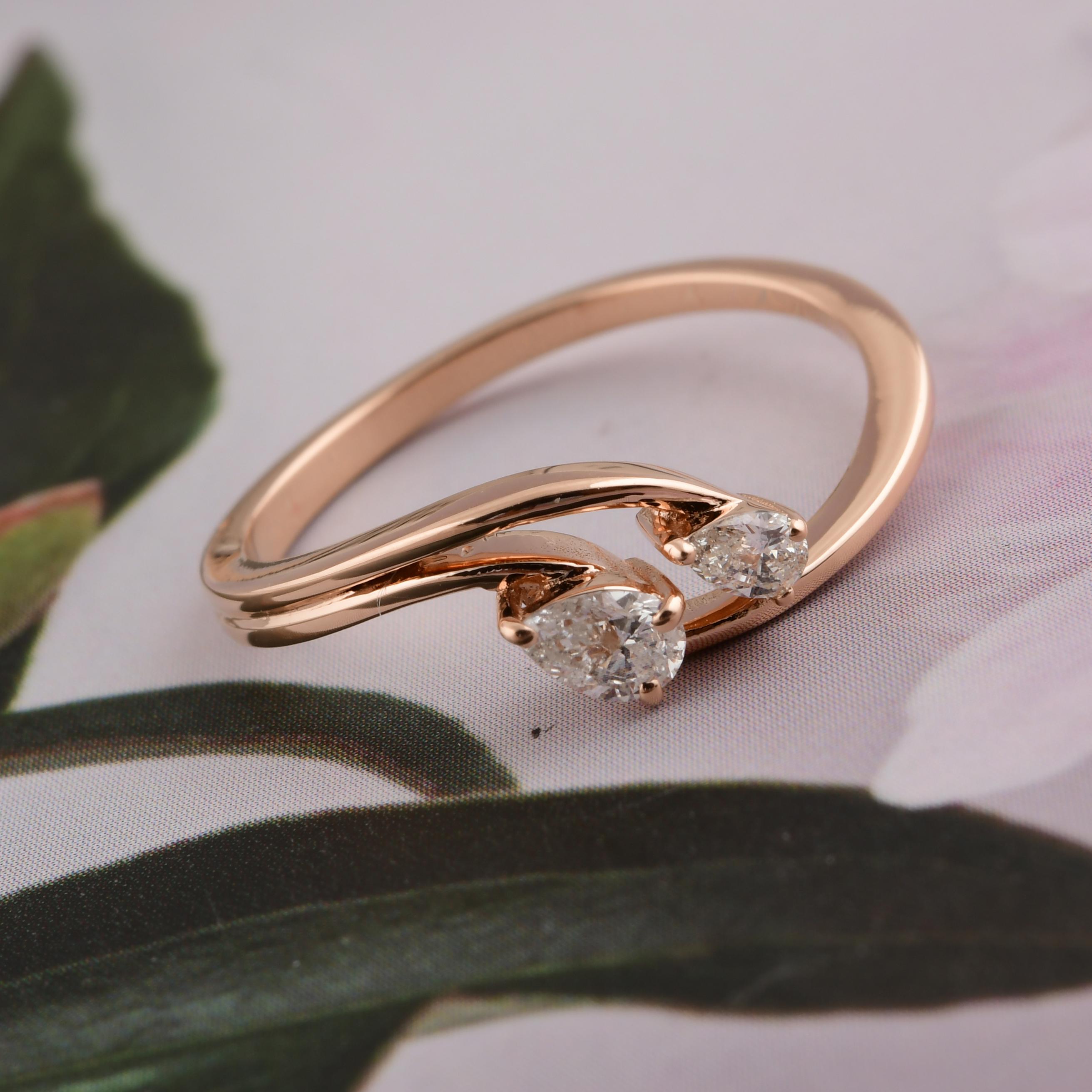 En vente :  Dainty Two Stone Diamond Stackable Ring 18k Solid Rose Gold (bague empilable à deux pierres en or rose massif) 3