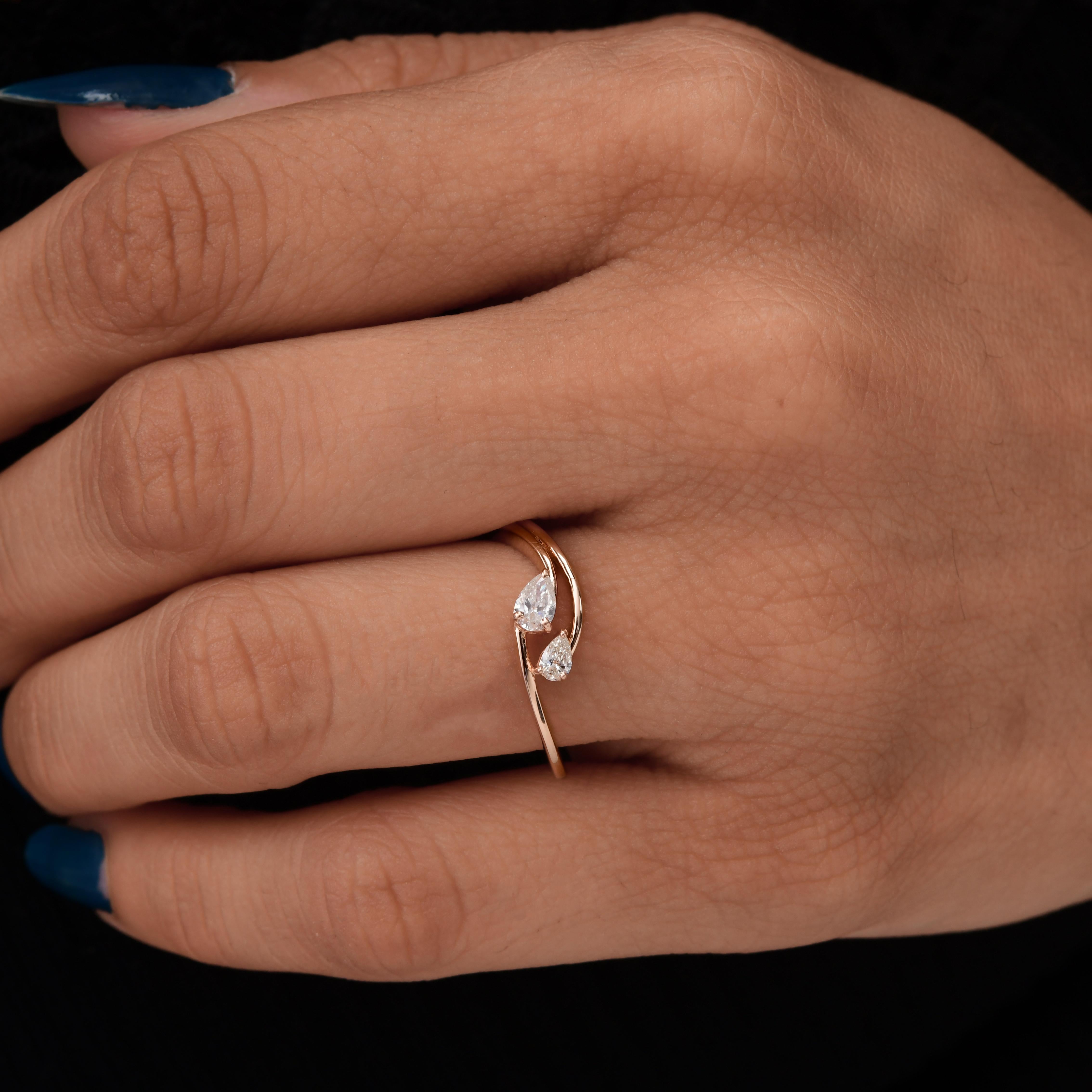 En vente :  Dainty Two Stone Diamond Stackable Ring 18k Solid Rose Gold (bague empilable à deux pierres en or rose massif) 5