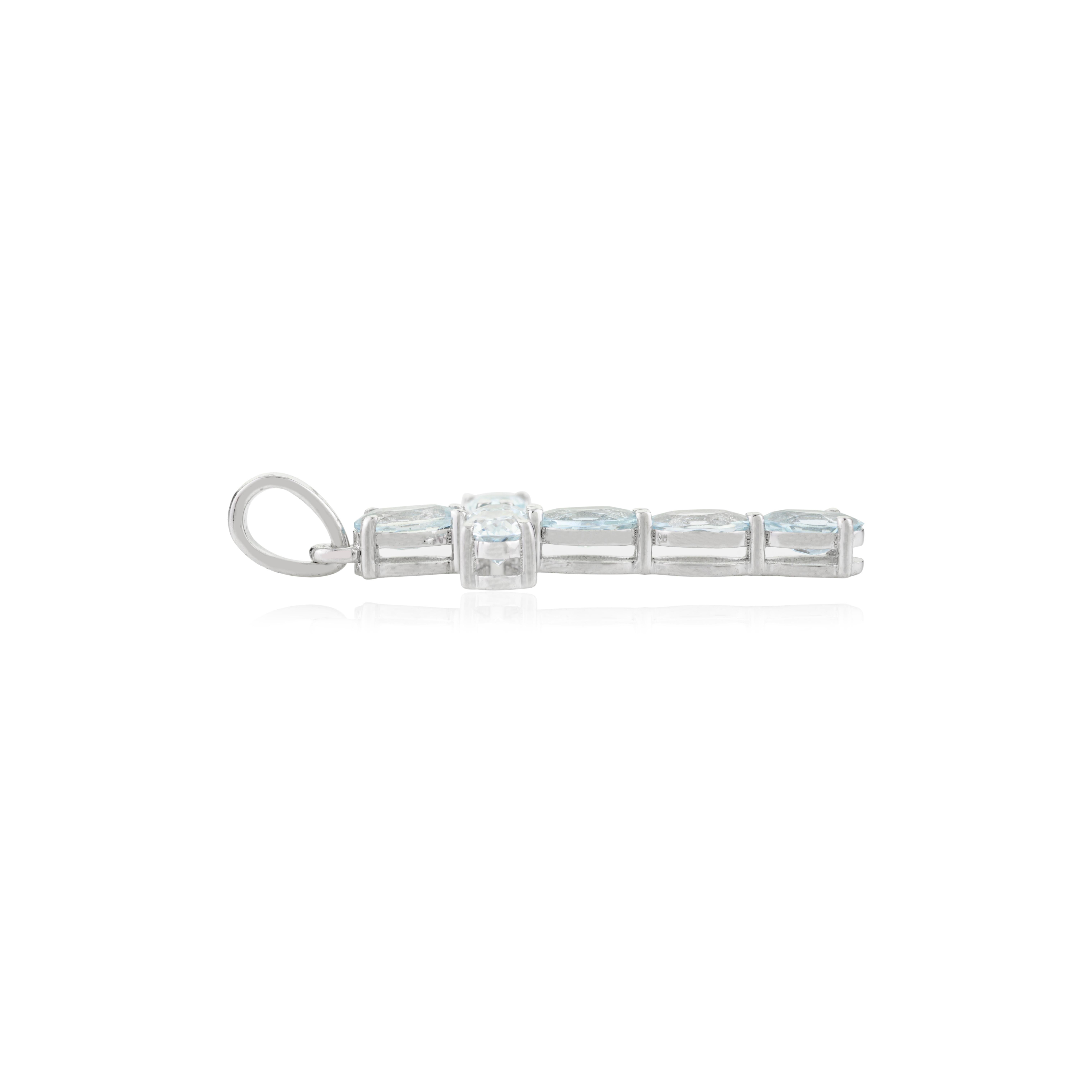 Taille ovale Dainty unisexe pendentif croix d'aigue-marine 1,16 ct. pt. en or blanc massif 18 carats en vente